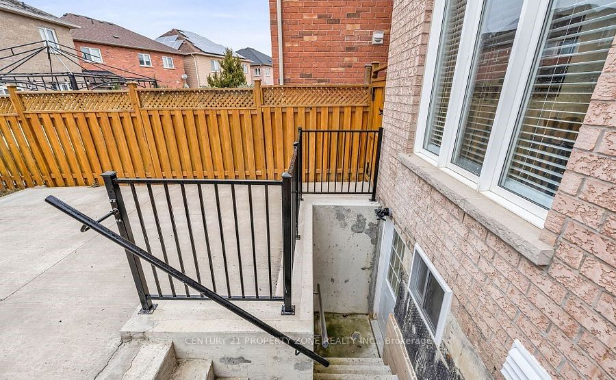 Unit Basement - 8 Griffith Court, Brampton 2