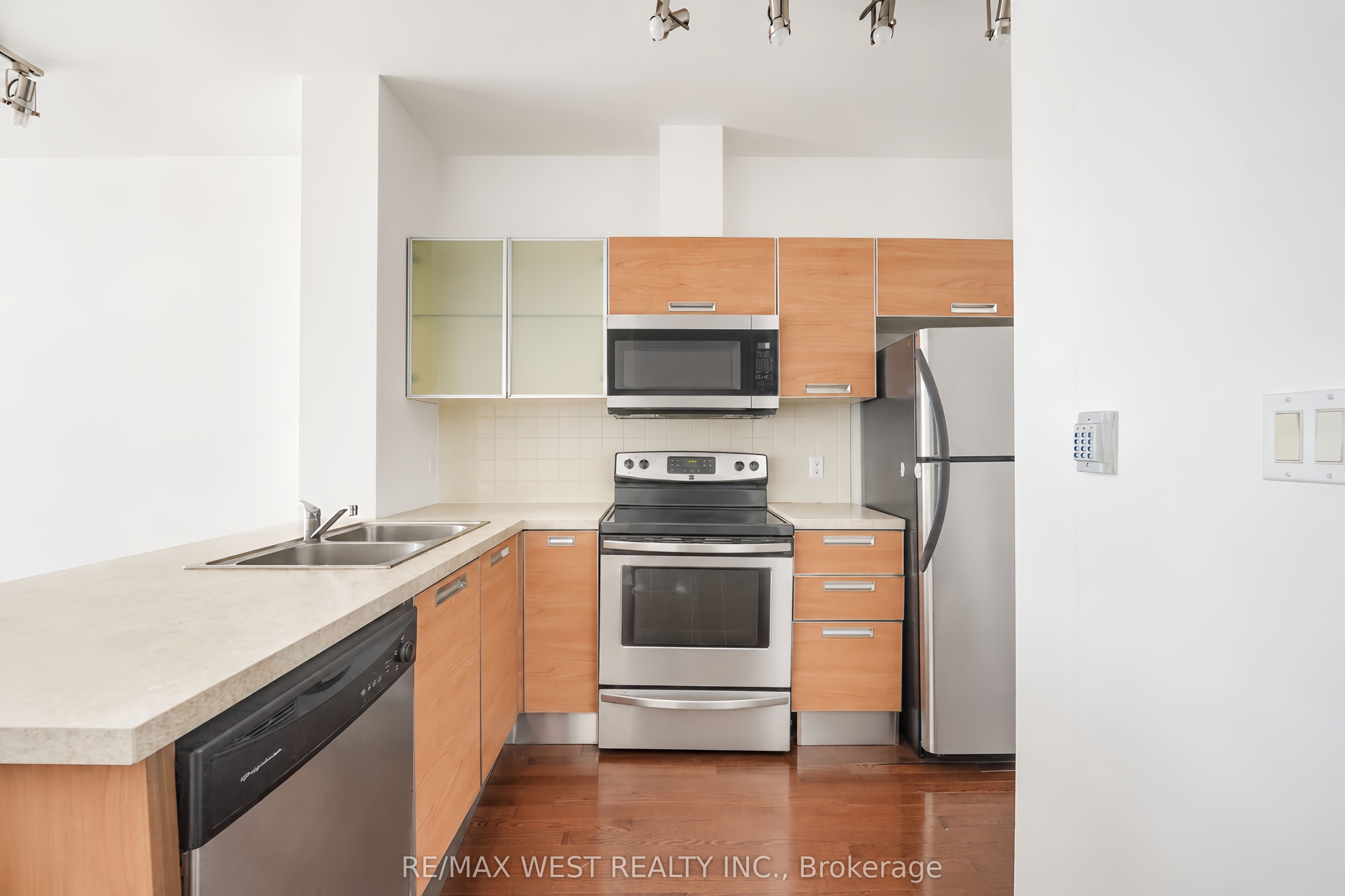 Unit 609 - 3391 Bloor Street W, Etobicoke 3