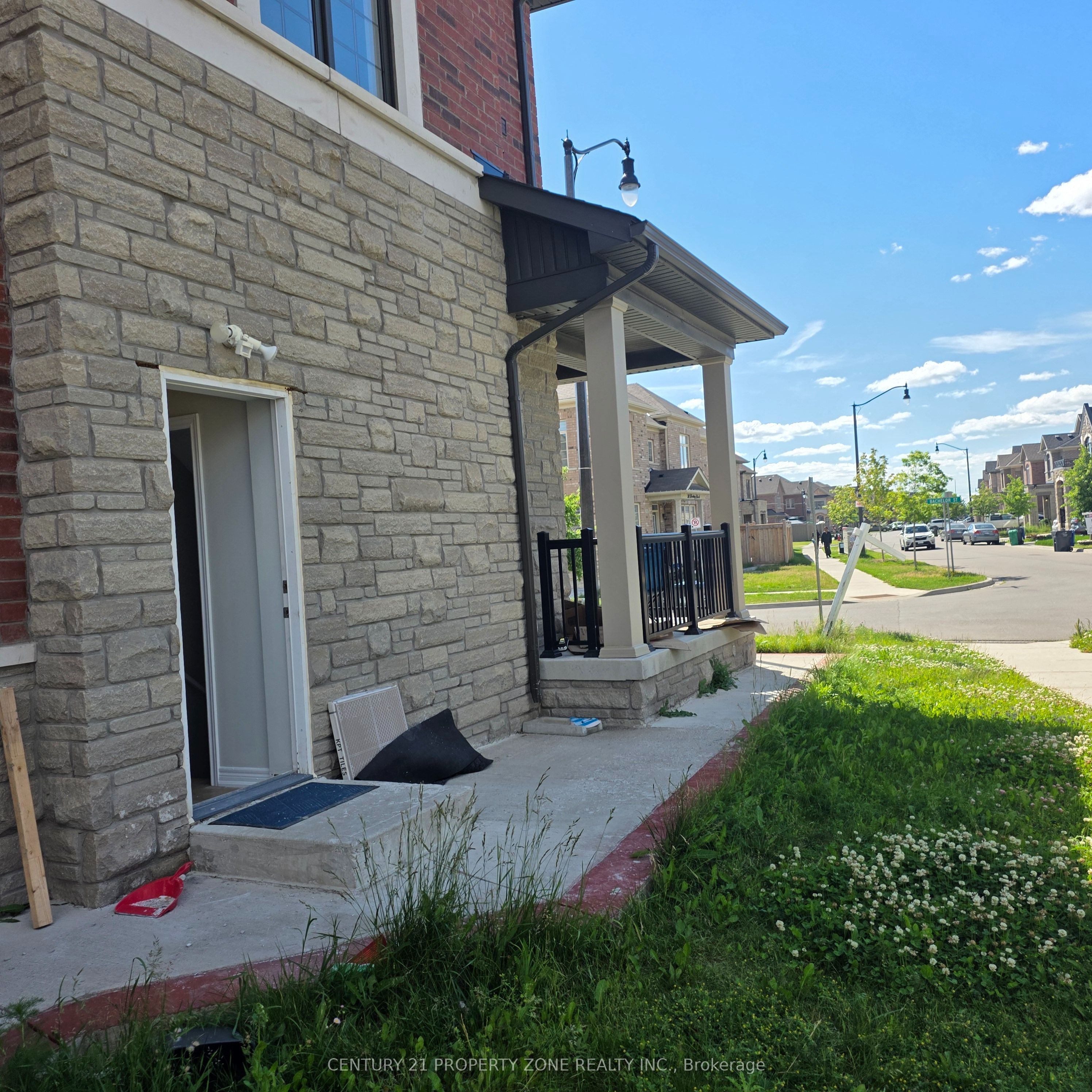 2 Bachelor Street, Brampton 2