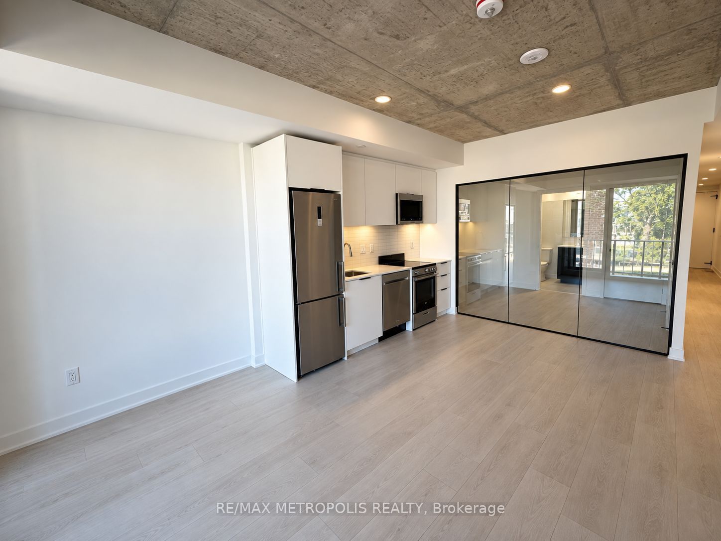 Unit 407 - 1 Vine Avenue, Toronto 5