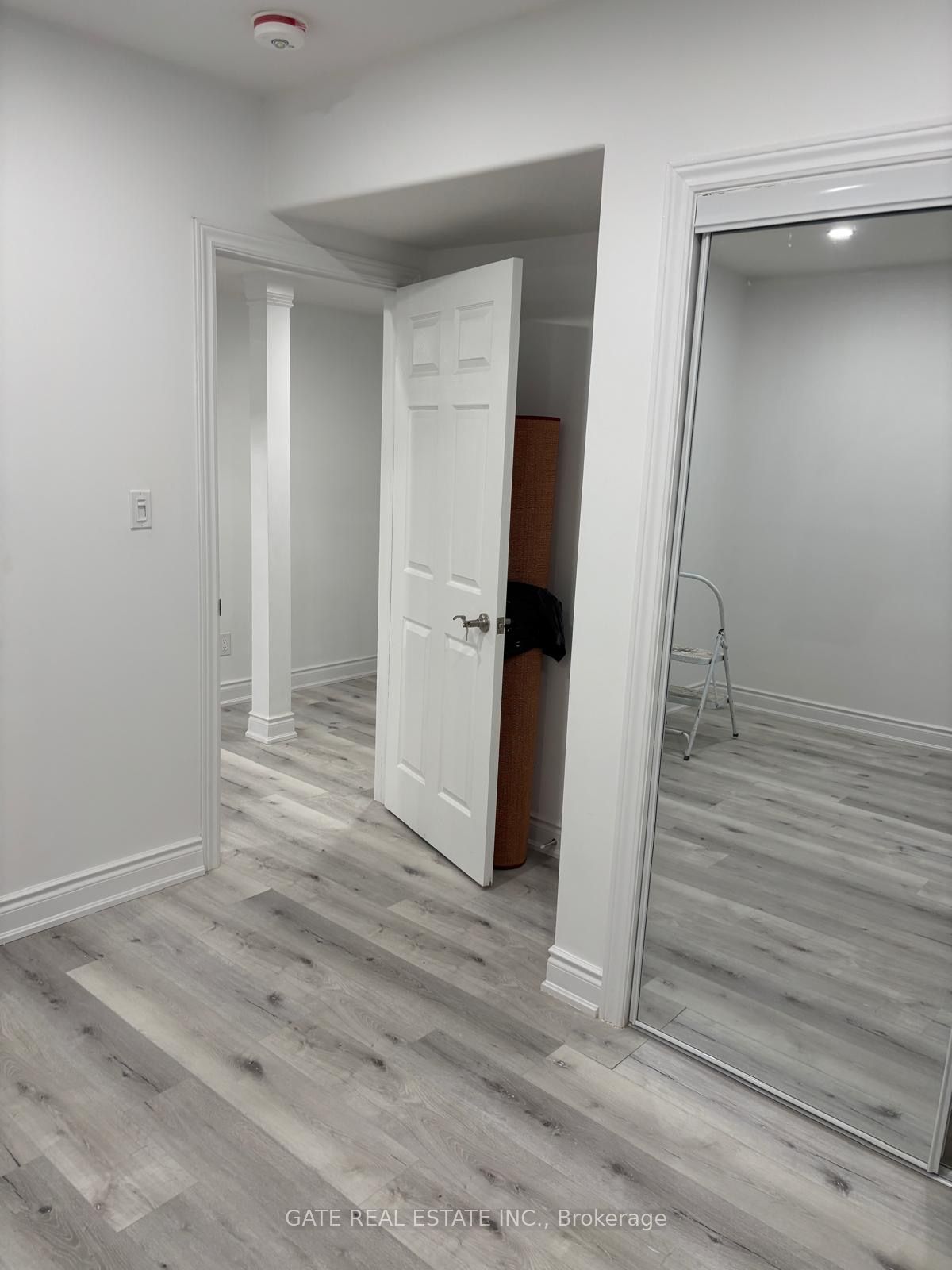 Unit Legal bsmt apt sep.entran - 5321 Durie Road, Mississauga 4