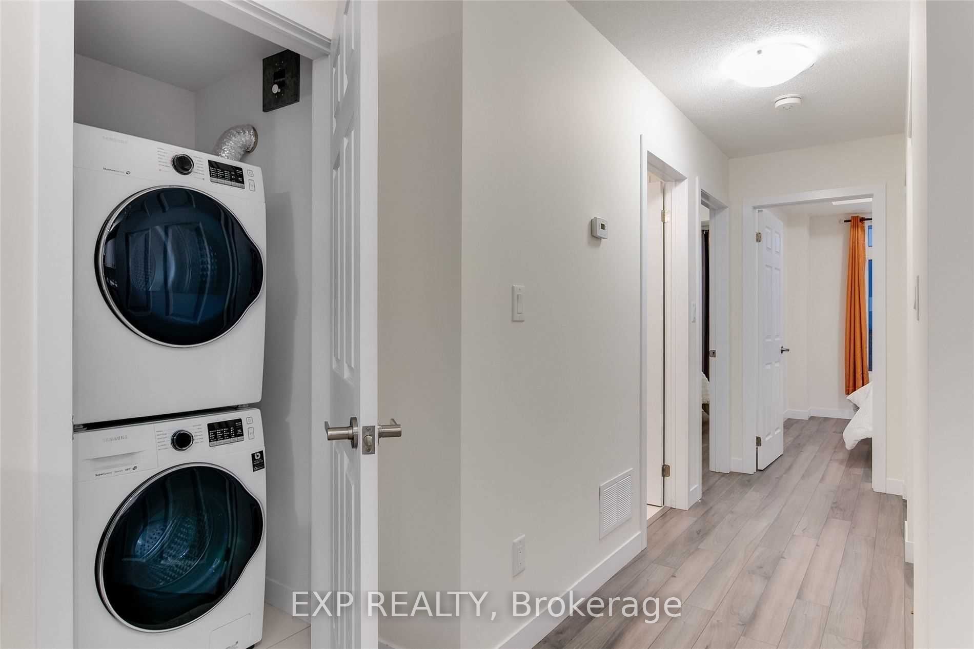 Unit 5 Room 1 - 630 Rogers Road, Toronto 5