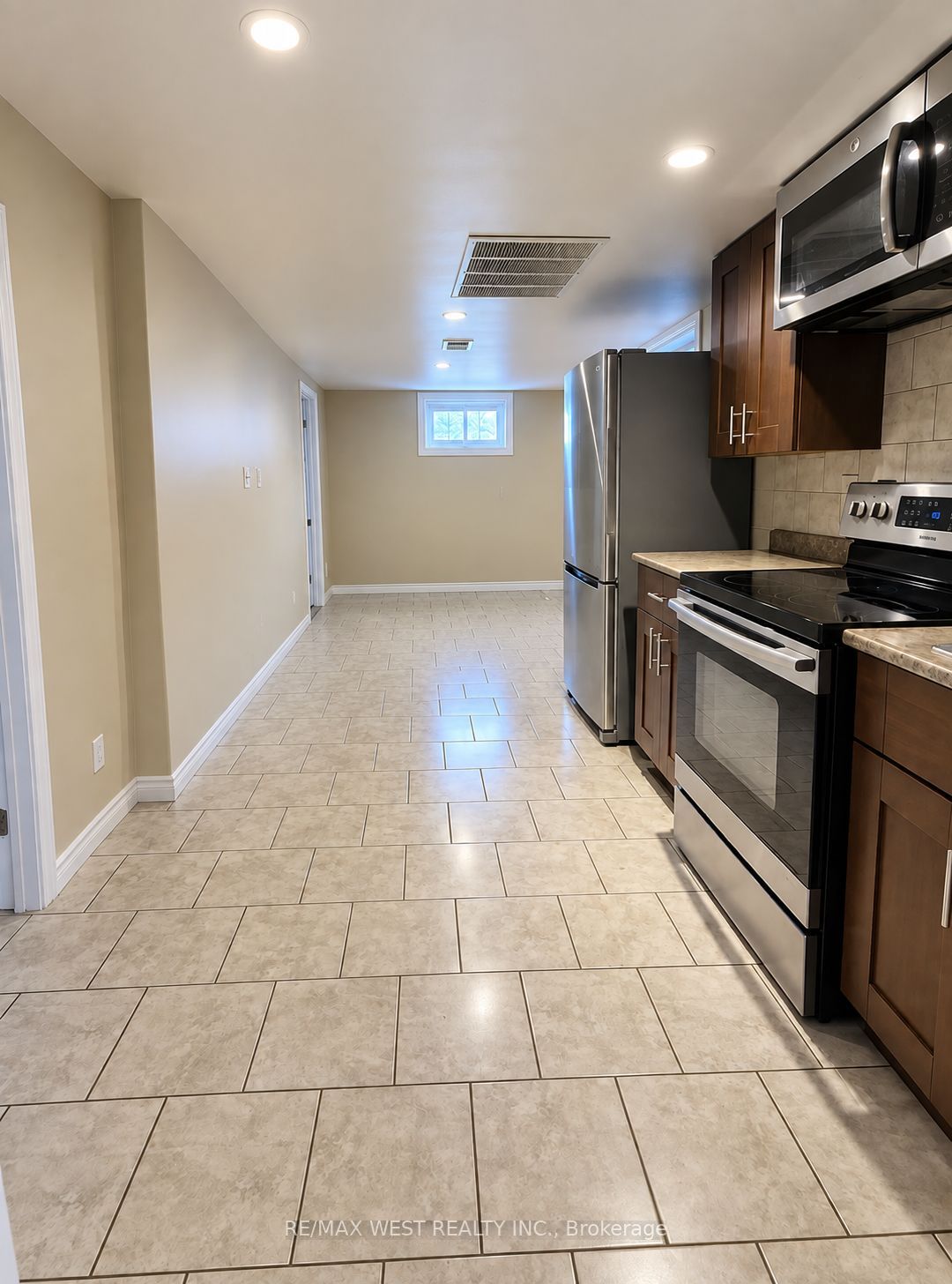 Unit Bsmt - 51 Mould Avenue, Toronto 2