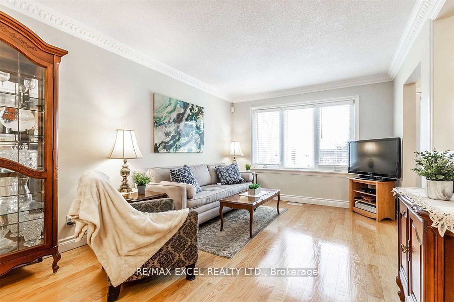 416 Rimilton Avenue, Etobicoke 5