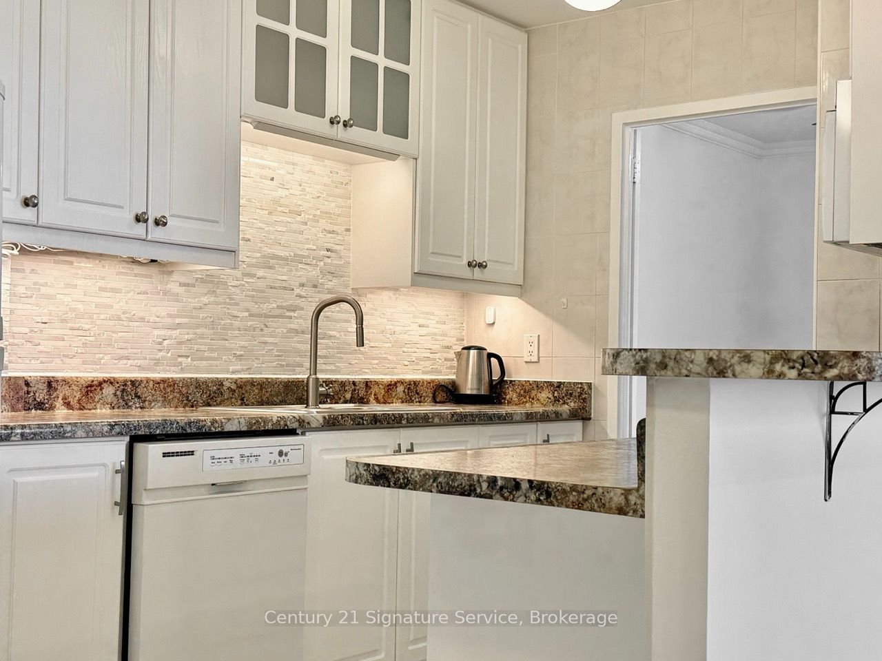 Unit 1107 - 3025 Queen Frederica Drive, Mississauga 5