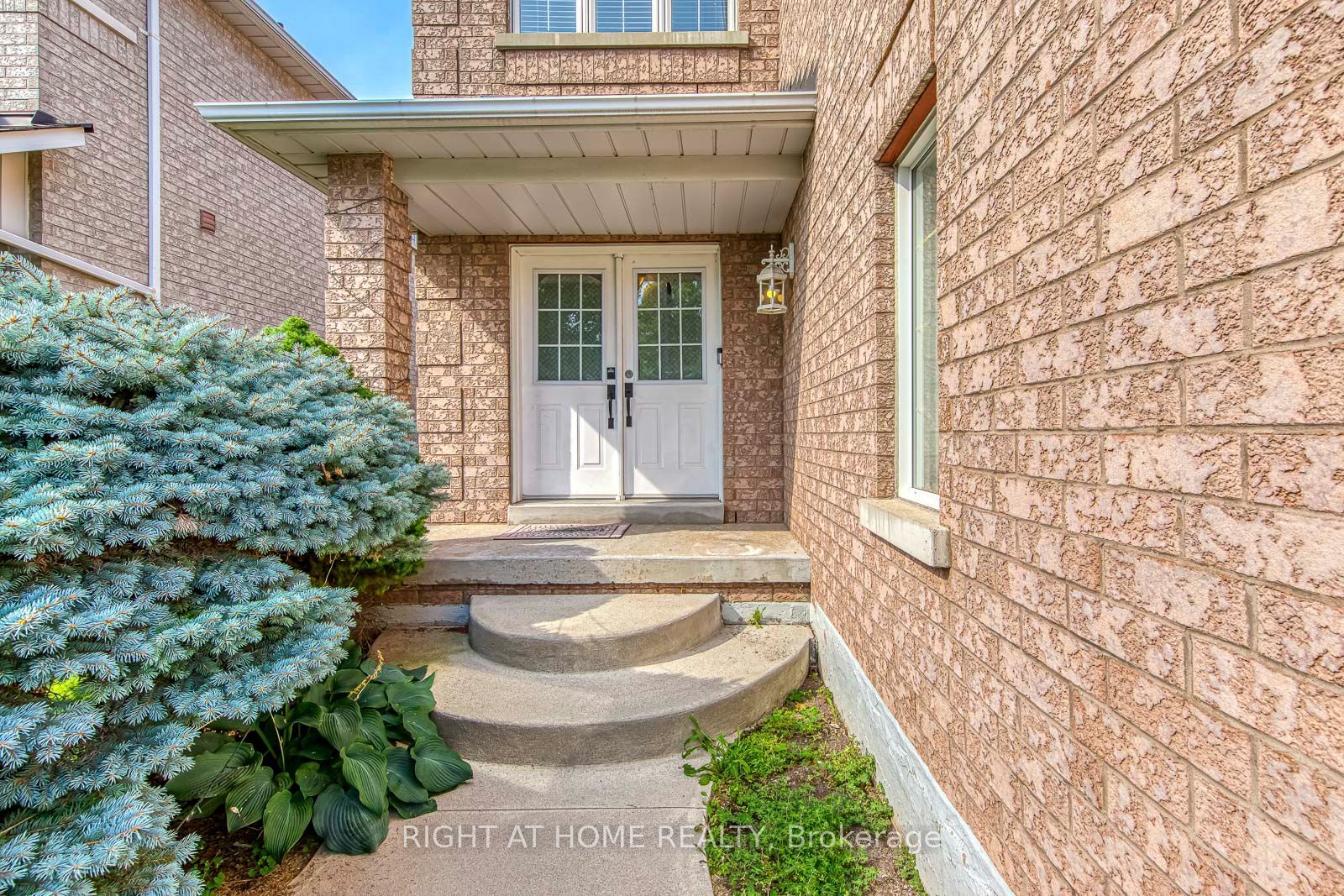 2244 Overfield Road, Oakville 2