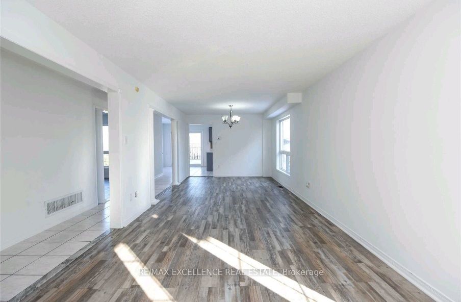 Unit Upper - 24 Hayloft Court, Brampton 5