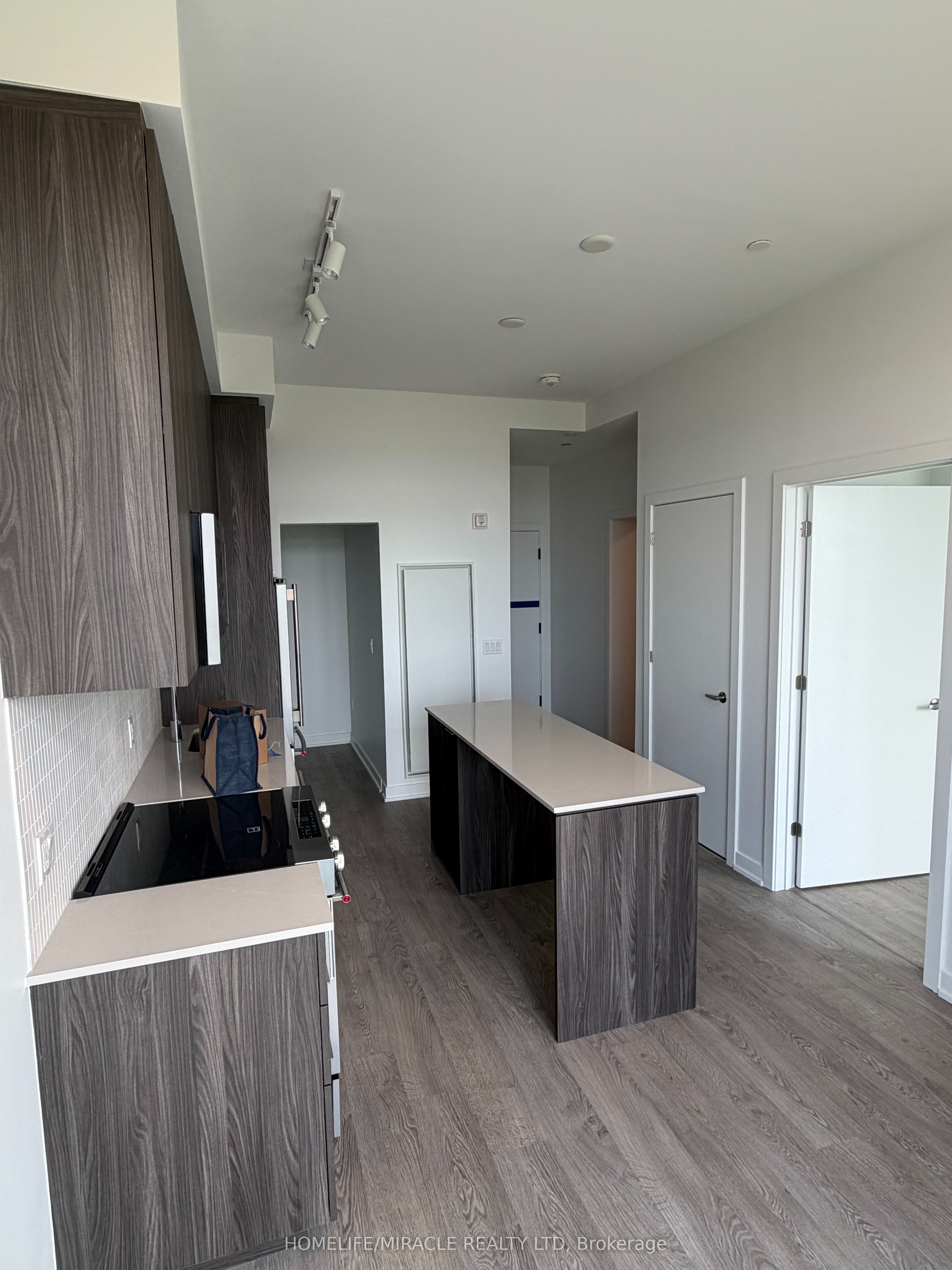 Unit 802 - 740 Whitlock Avenue, Milton 5