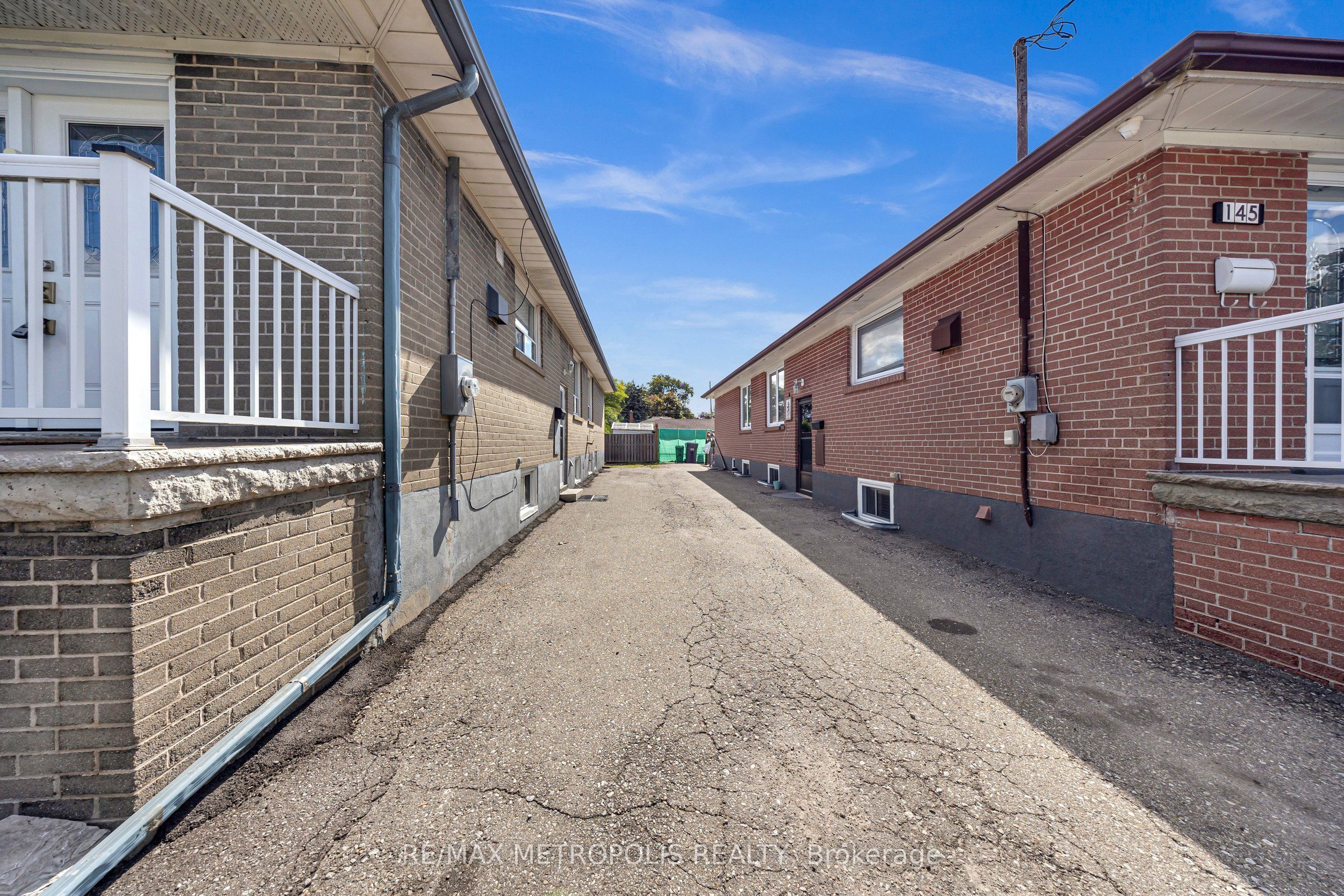 Unit Main - 147 Vodden Street E, Brampton 3