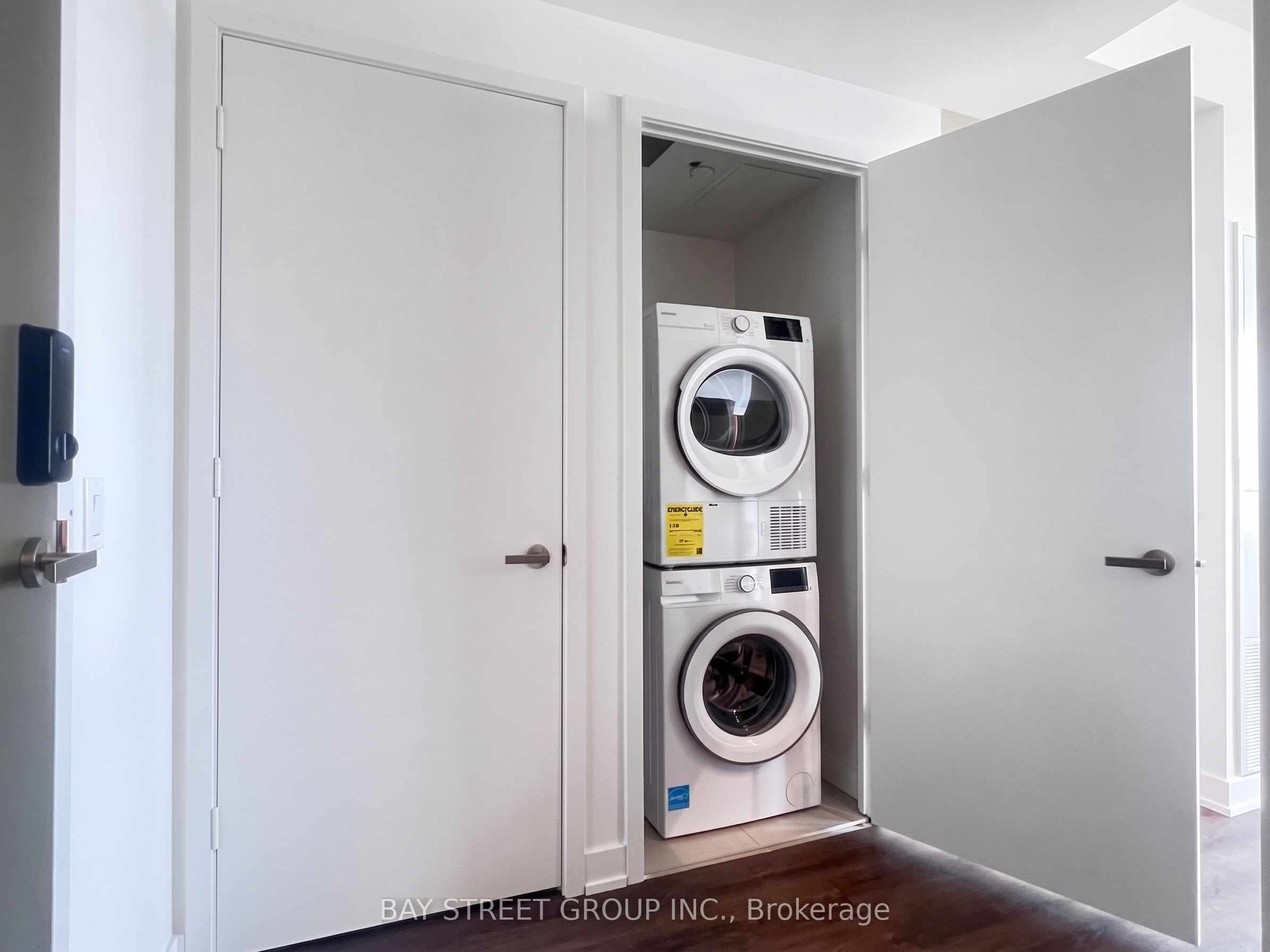 Unit 7404 - 448 Burnhamthorpe Road W, Mississauga 4