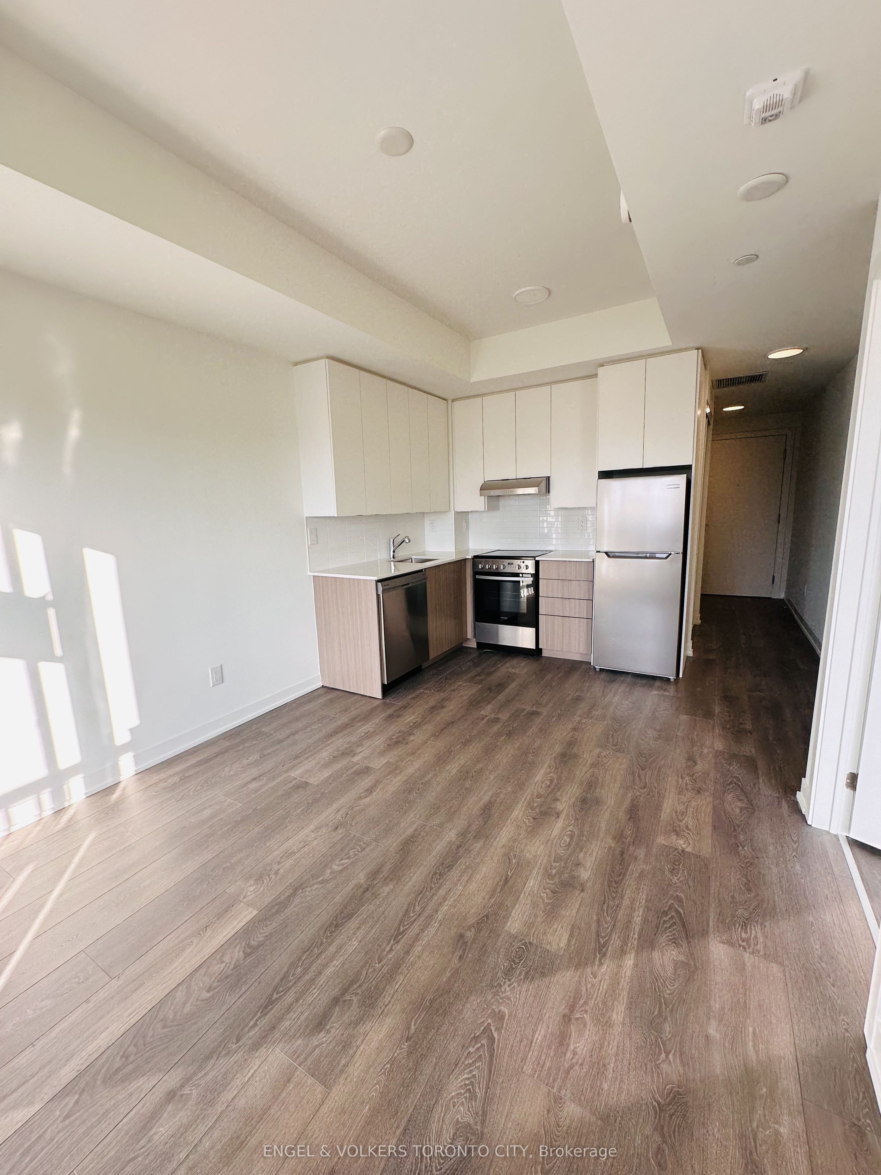 Unit 604 - 165 Canon Jackson Drive, Toronto 4