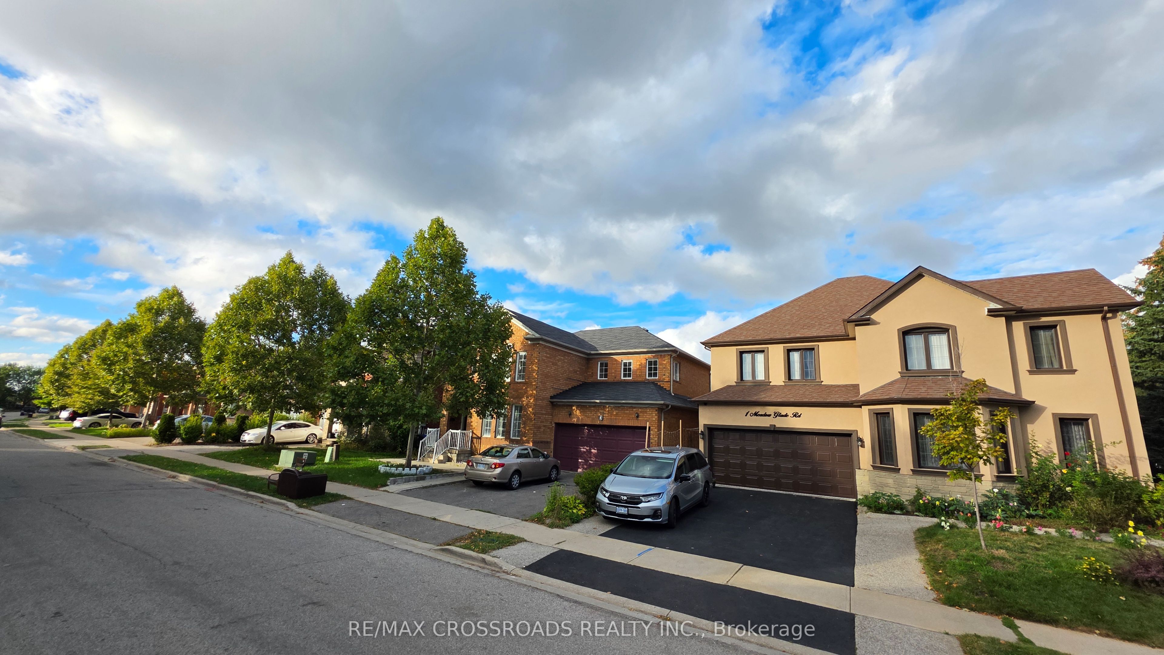 3 Meadow Glade Road, Brampton 4