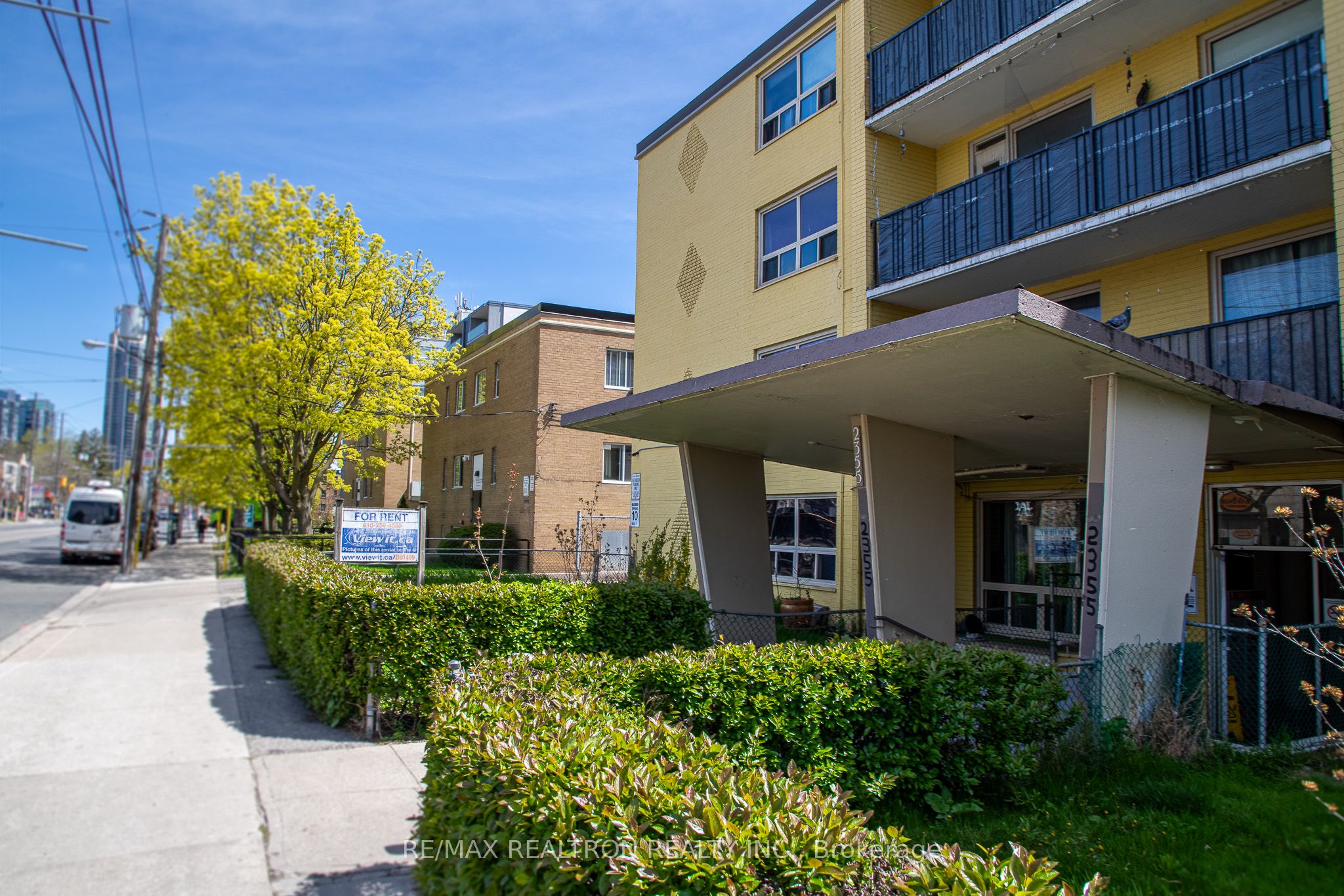 Unit 303 - 2355 Lake Shore Boulevard W, Etobicoke 2
