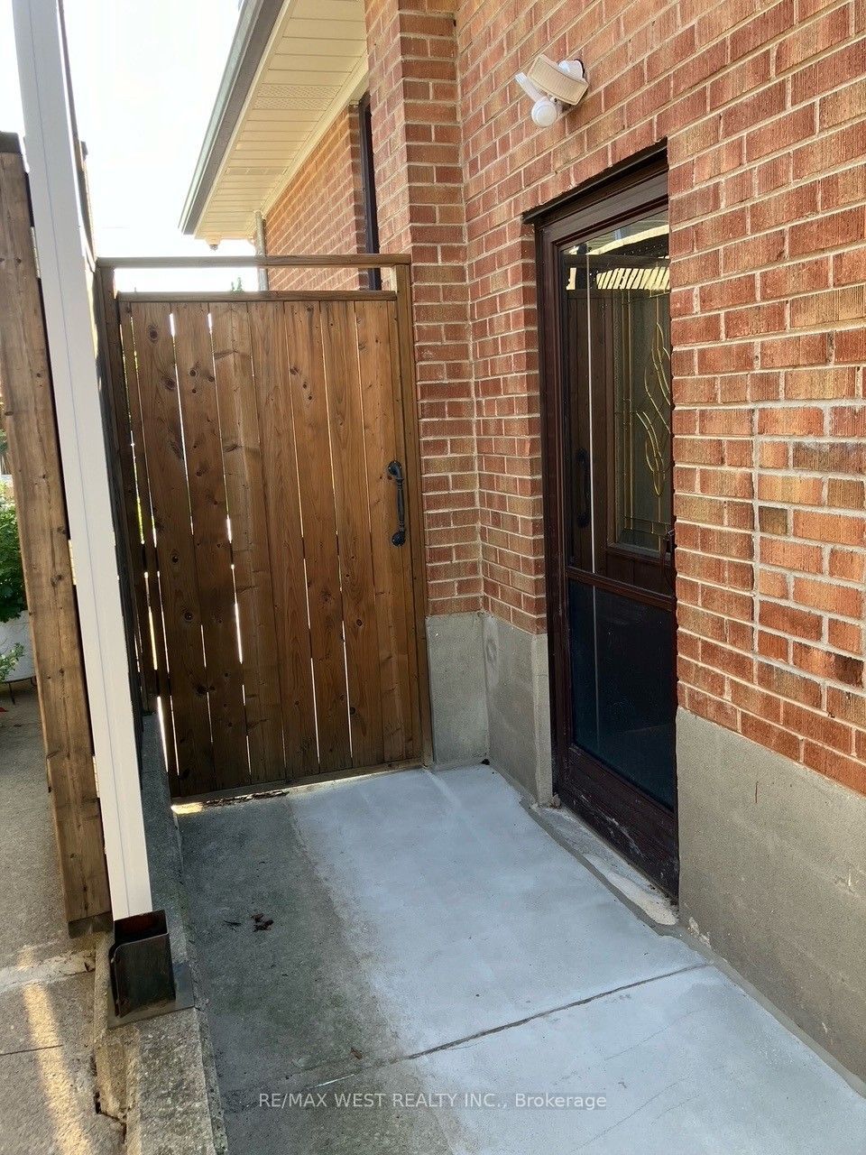 23 Sellmar Road, Etobicoke 2