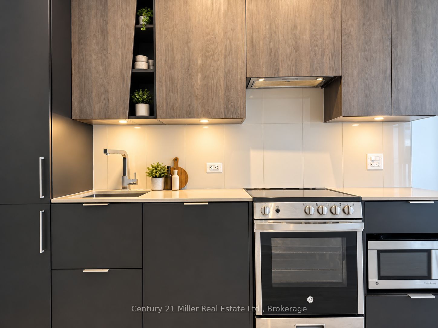 Unit 3413 - 3900 Confederation Parkway, Mississauga 5