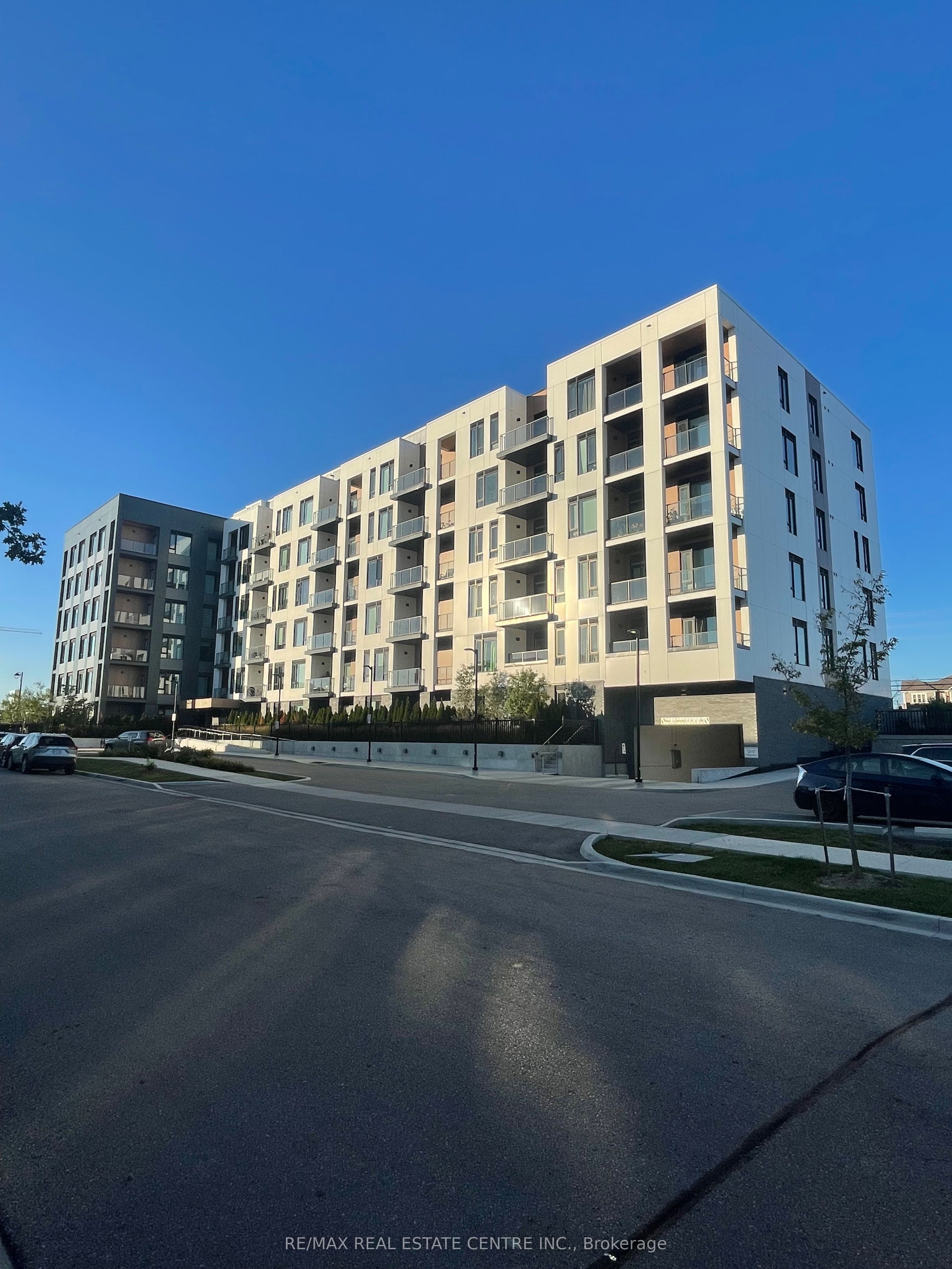 Unit 617 - 1440 Clarriage Court, Milton 2