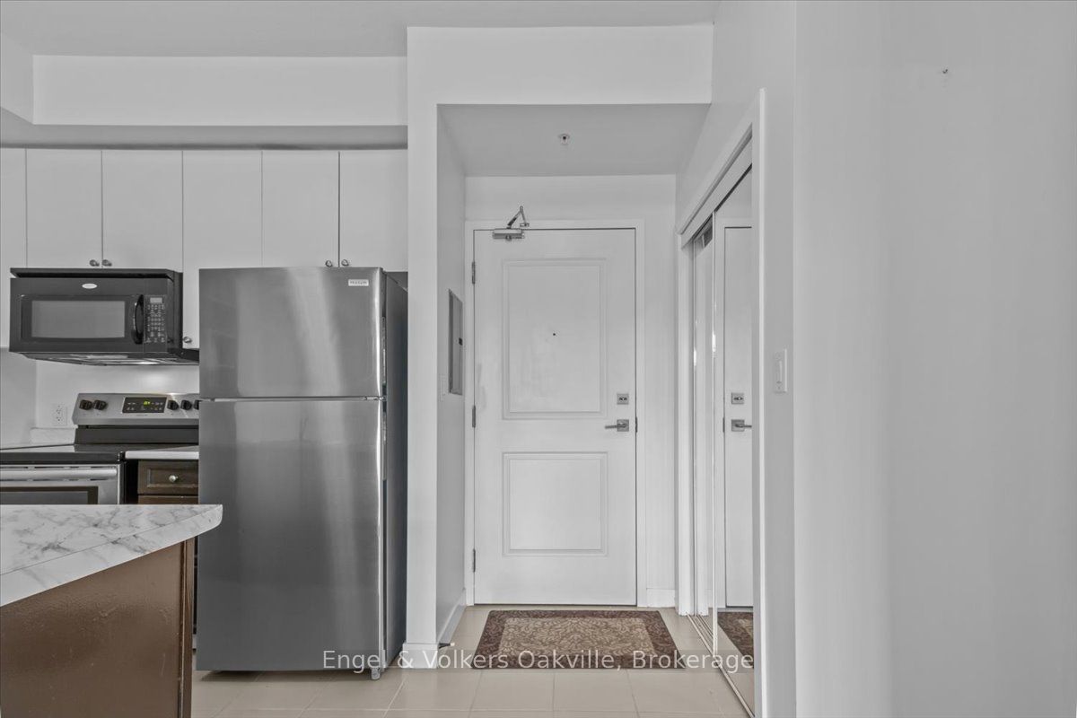 Unit 135 - 5010 Corporate Drive, Burlington 4