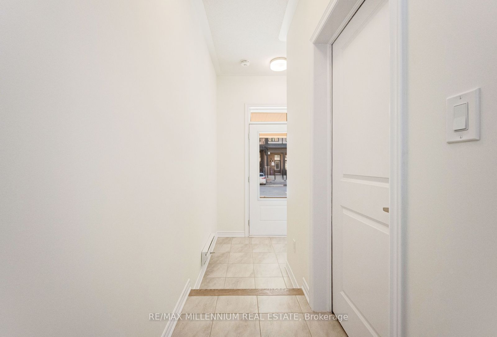 Unit Upper - 34 Thornbird Crescent, Brampton 3