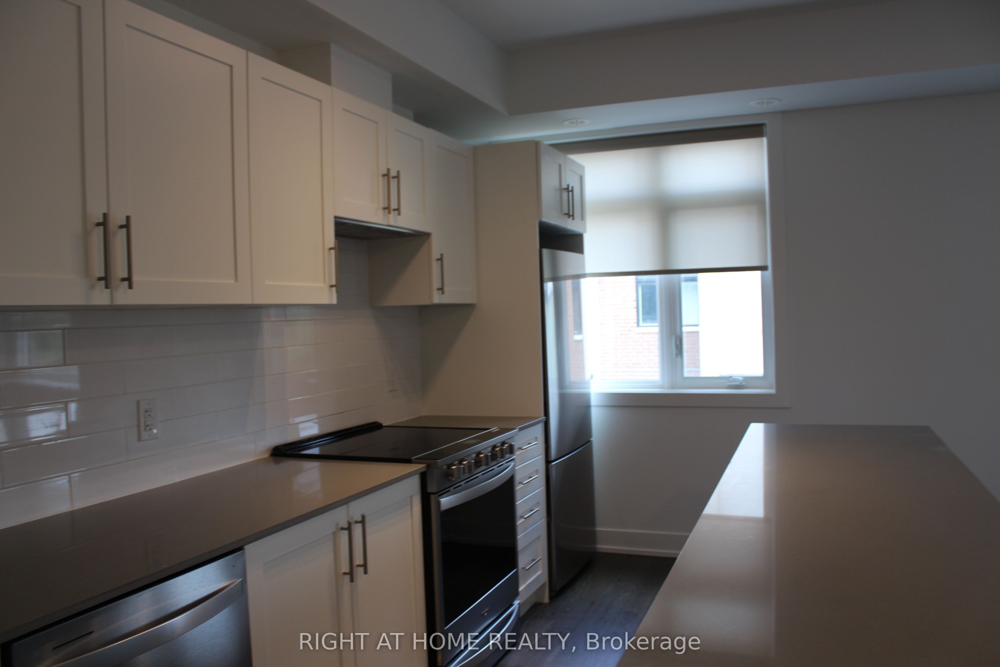 Unit 249 - 1075 Douglas Mccurdy Common, Mississauga 2