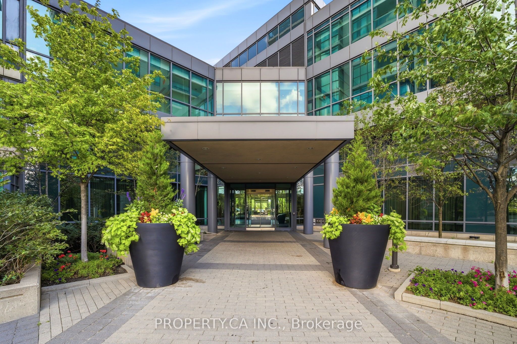 Unit 403 - 215 Sherway Gardens Road, Etobicoke 2