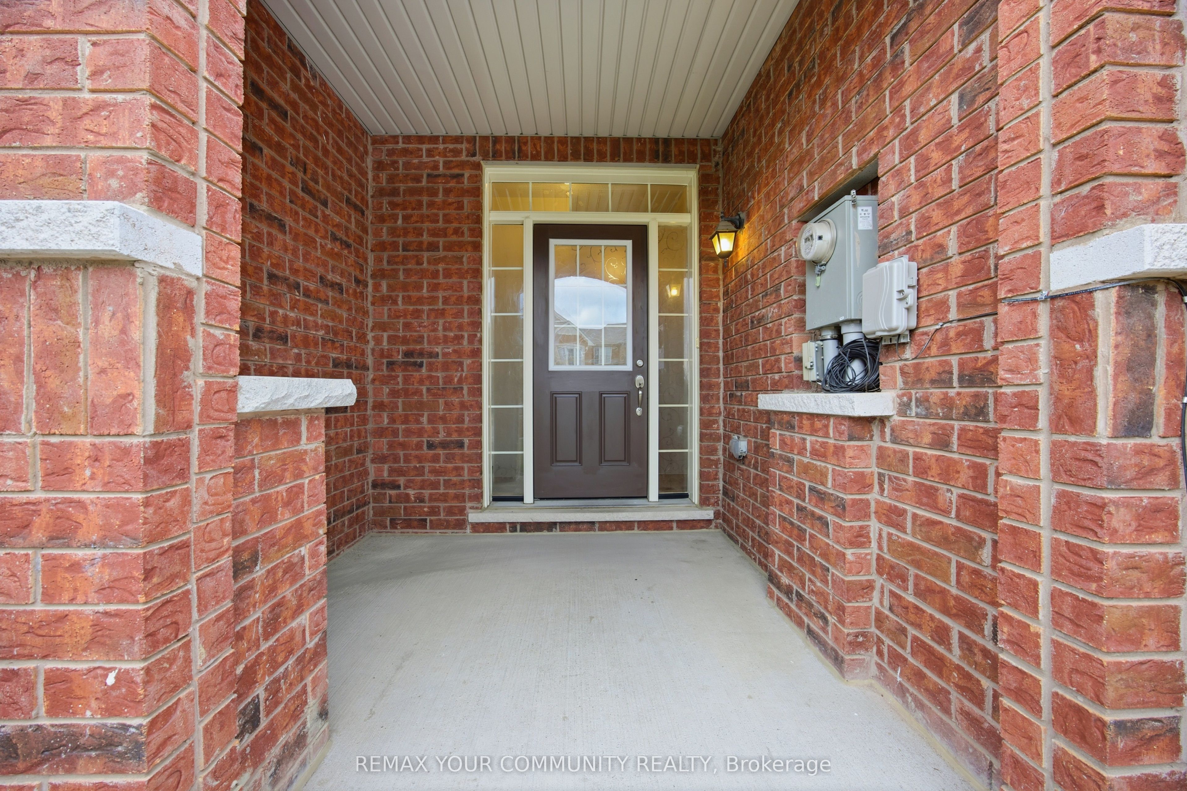 90 SKY HARBOUR Drive, Brampton 2