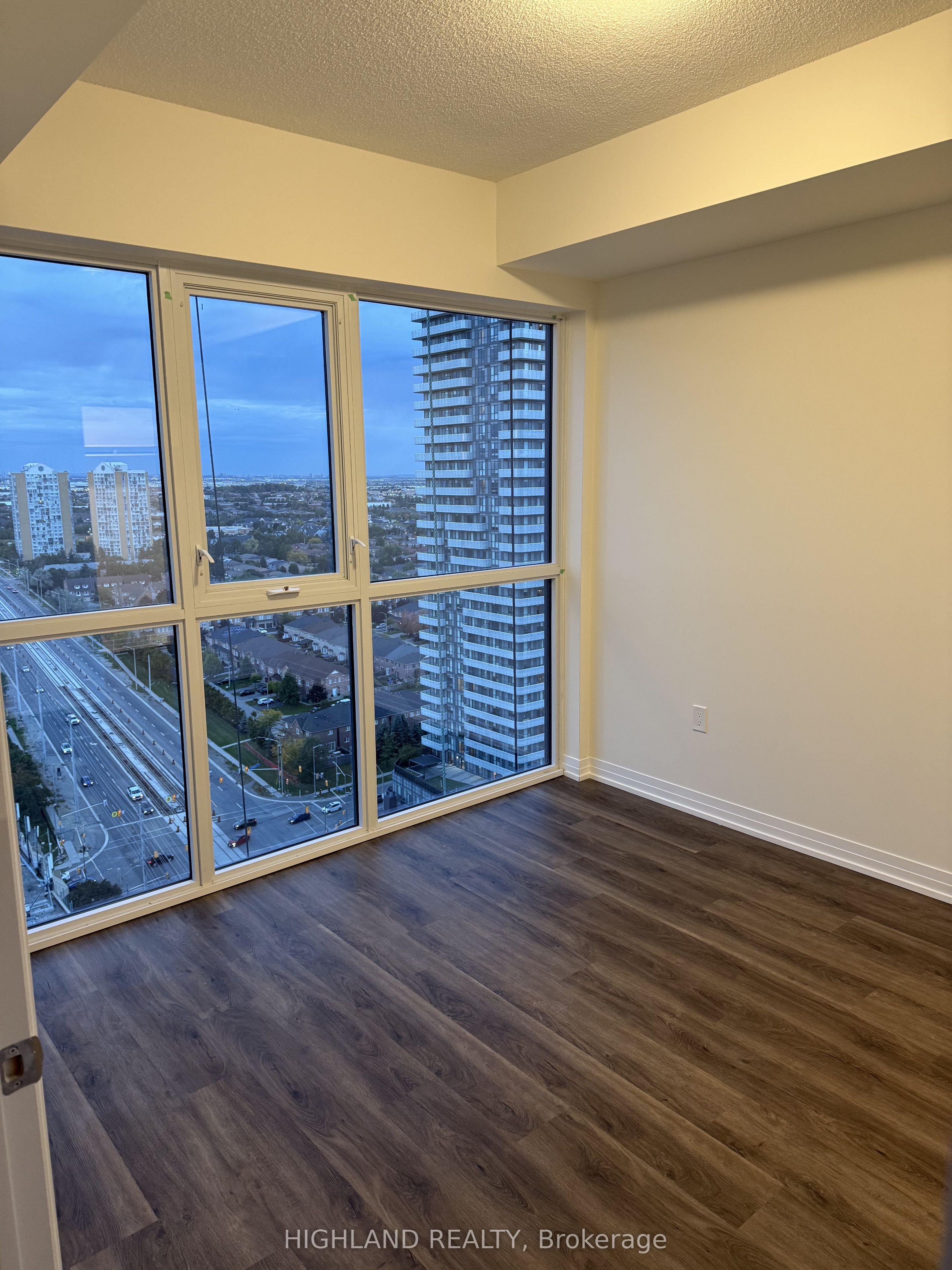 Unit 2208 - 15 Watergarden Drive, Mississauga 2