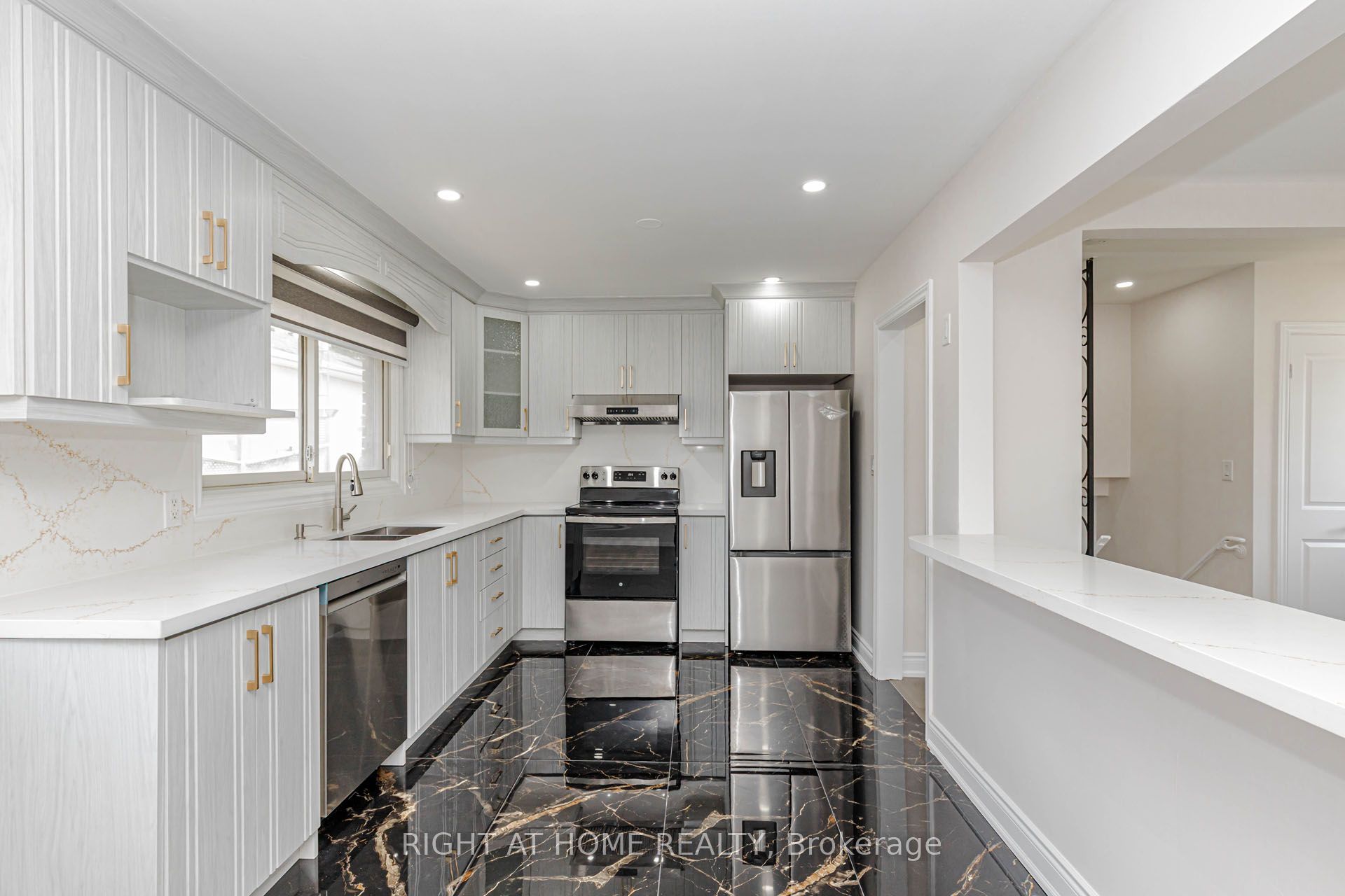 Unit UPPER - 5154 New Street, Burlington 2