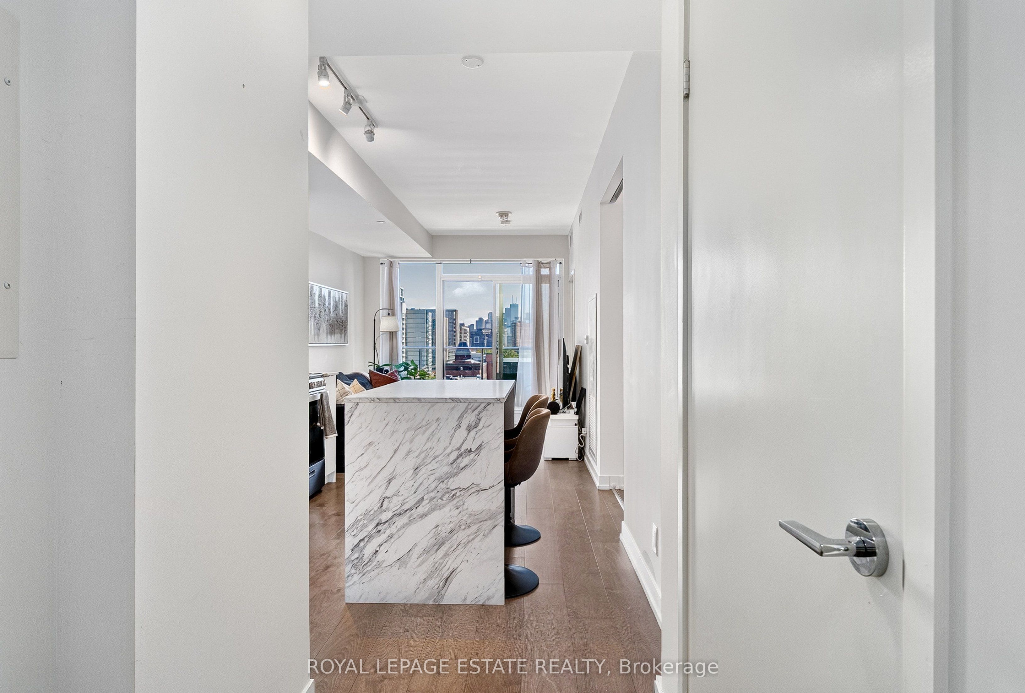 Unit 626 - 270 Dufferin Street, Toronto 5