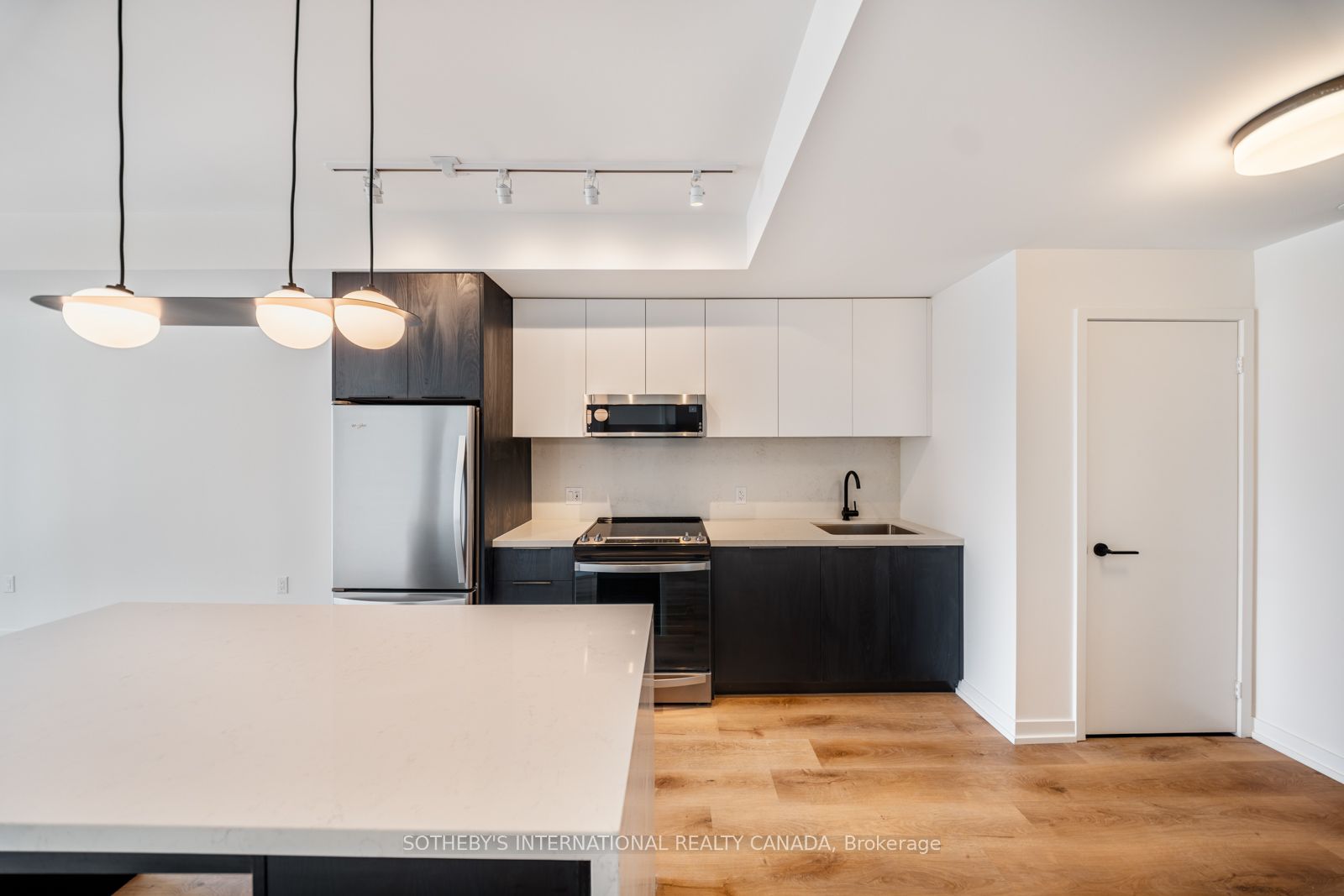 Unit 1701 - 5 York Garden Way, North York 4