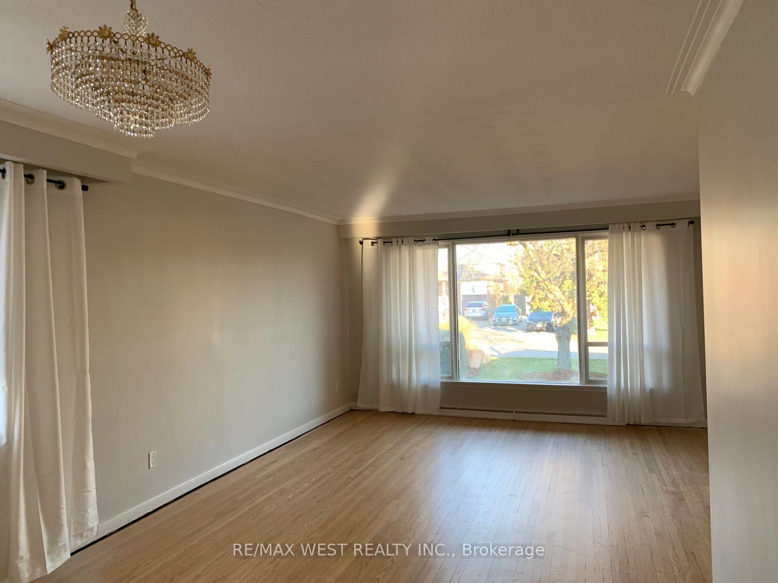 Unit Main - 35 Lilywood Road, North York 5