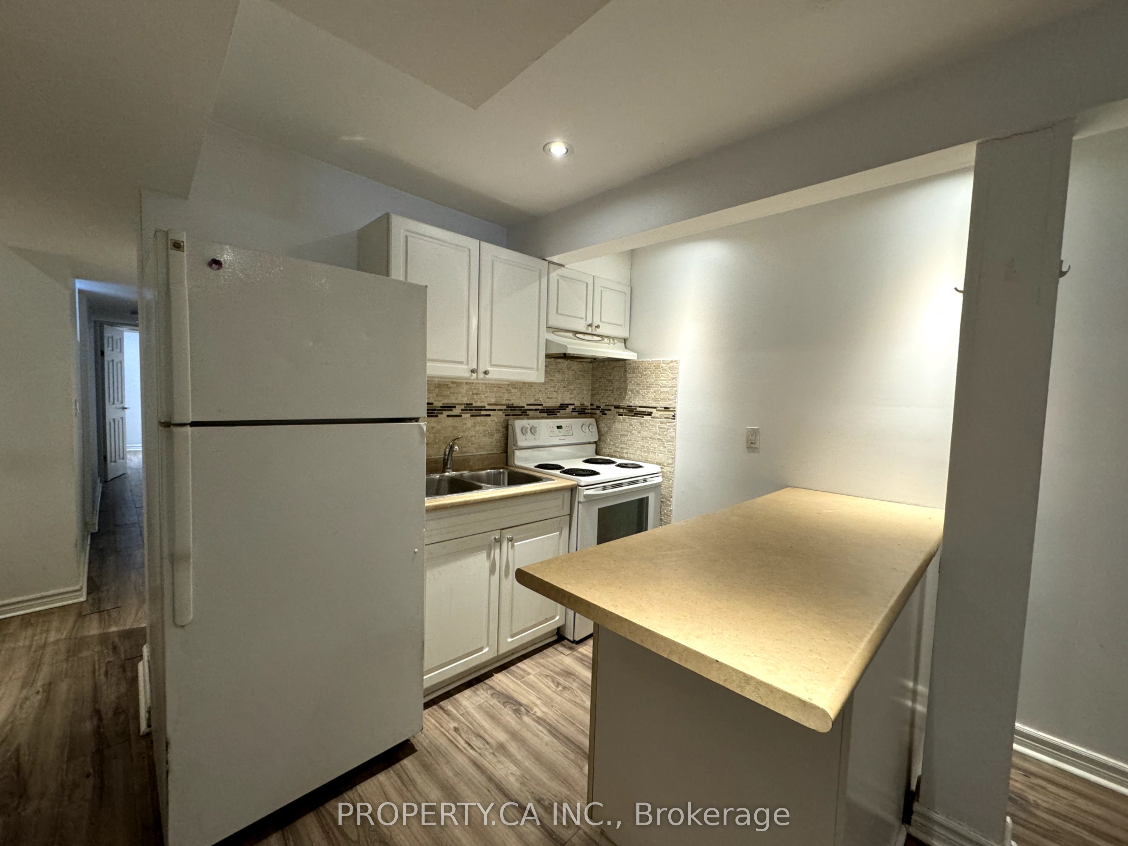 Unit Lower - 270 Christie Street, Toronto 5