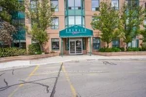 Unit 916 - 135 Hillcrest Avenue, Mississauga 4