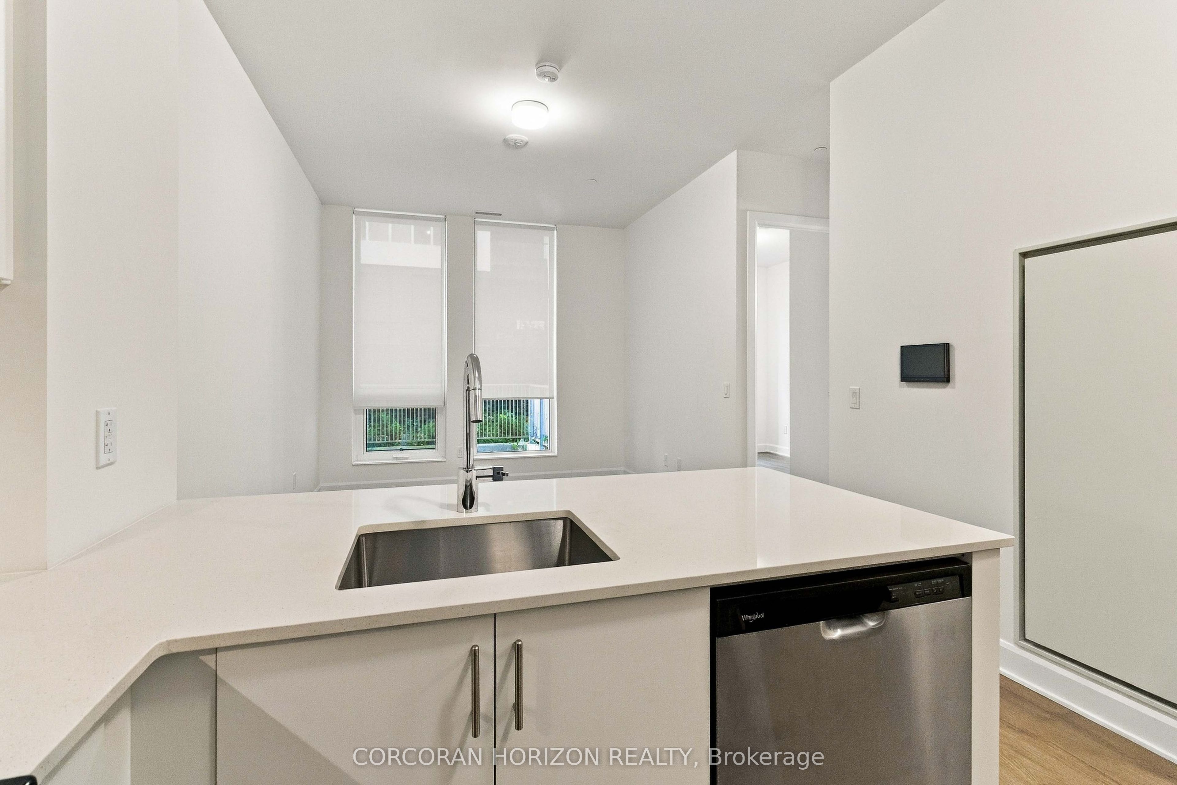 Unit 110 - 3240 William Coltson Avenue, Oakville 3