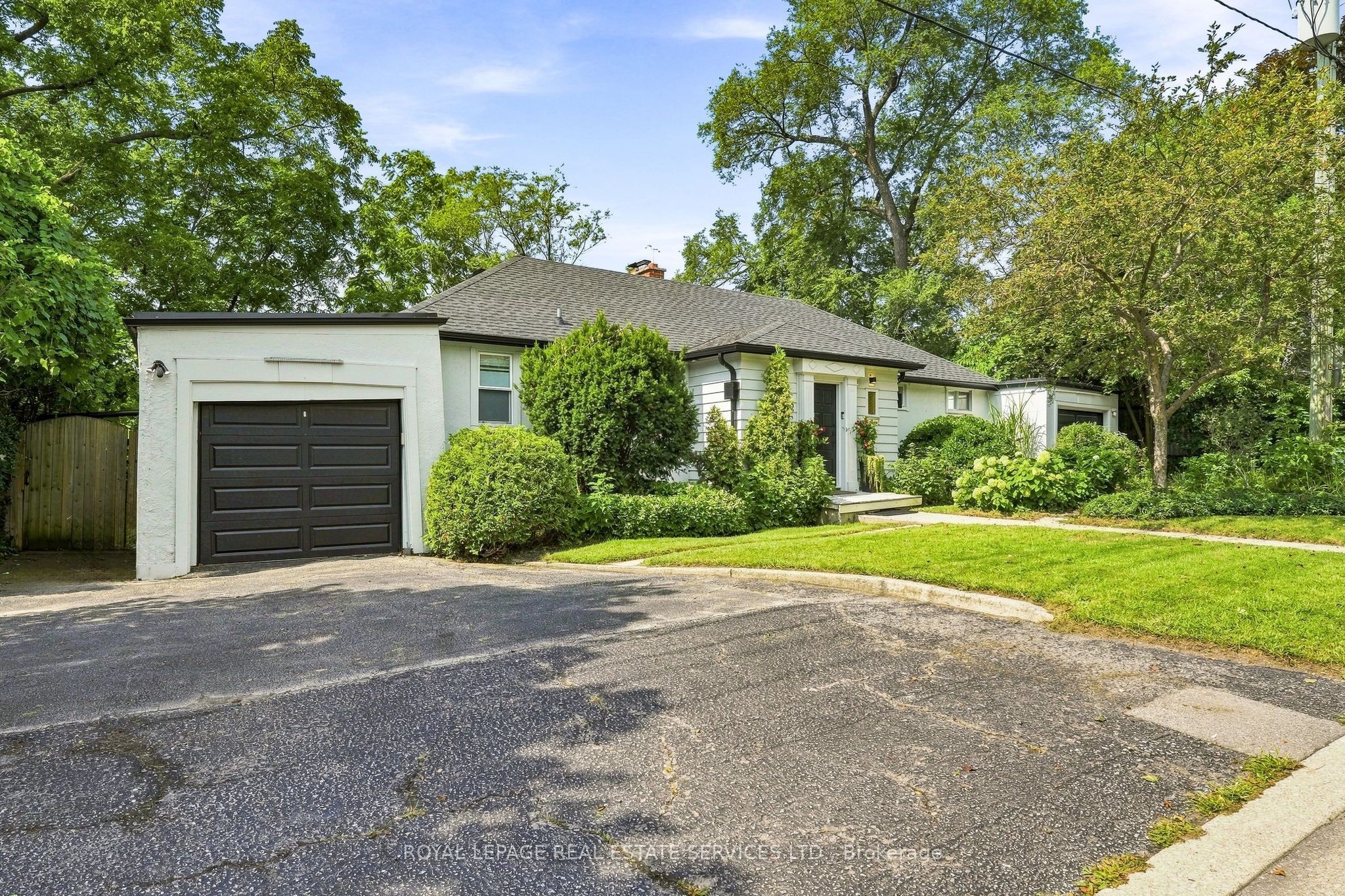 372 Trafalgar Road, Oakville 2