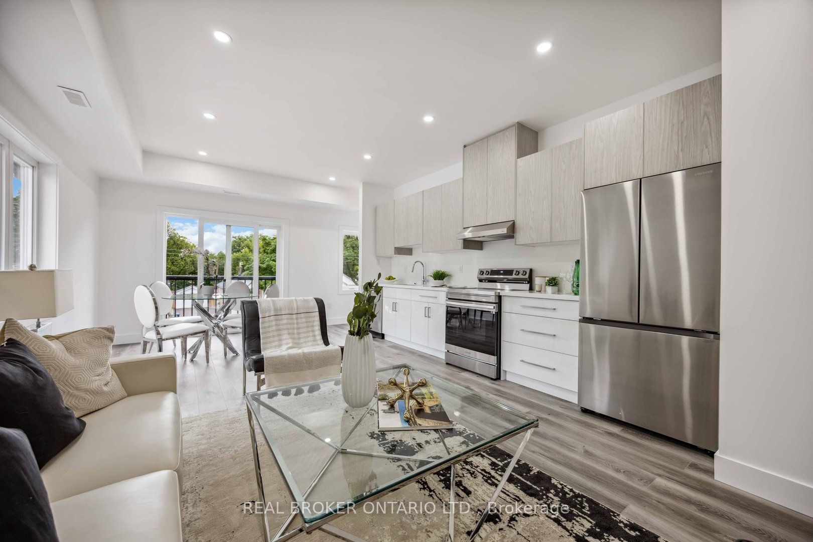 Unit 4 - 14 Hatfield Crescent, Etobicoke 2