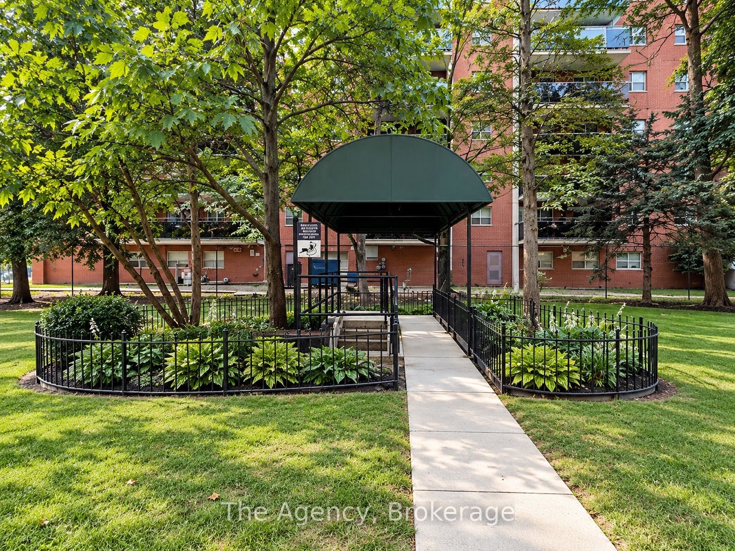 Unit 203 - 45 Paisley Boulevard W, Mississauga 5