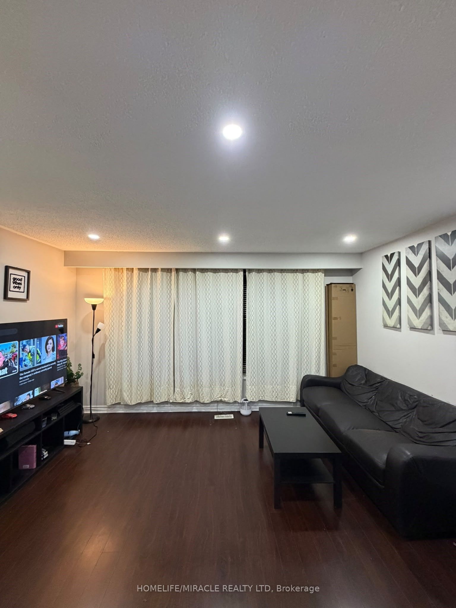 25 Four Leaf Drive, Etobicoke 2