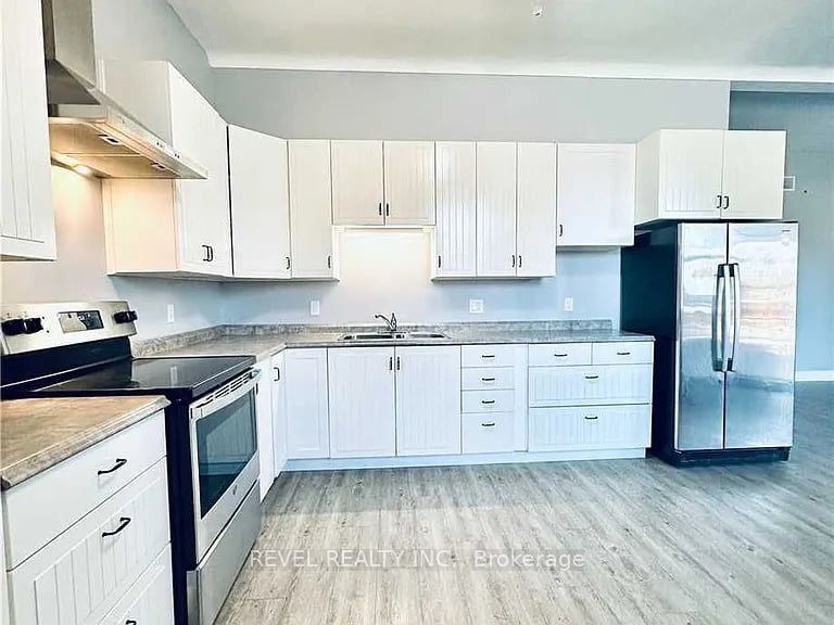 Unit Unit A - 528 Lincoln Street, Welland 2