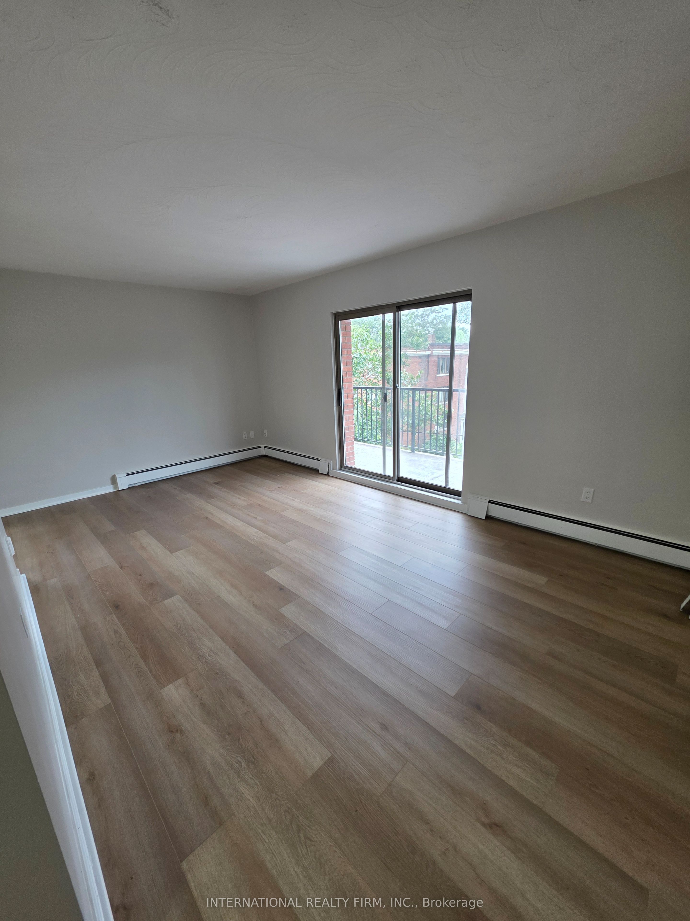 Unit 401 - 103 Emerald Street S, Hamilton 5