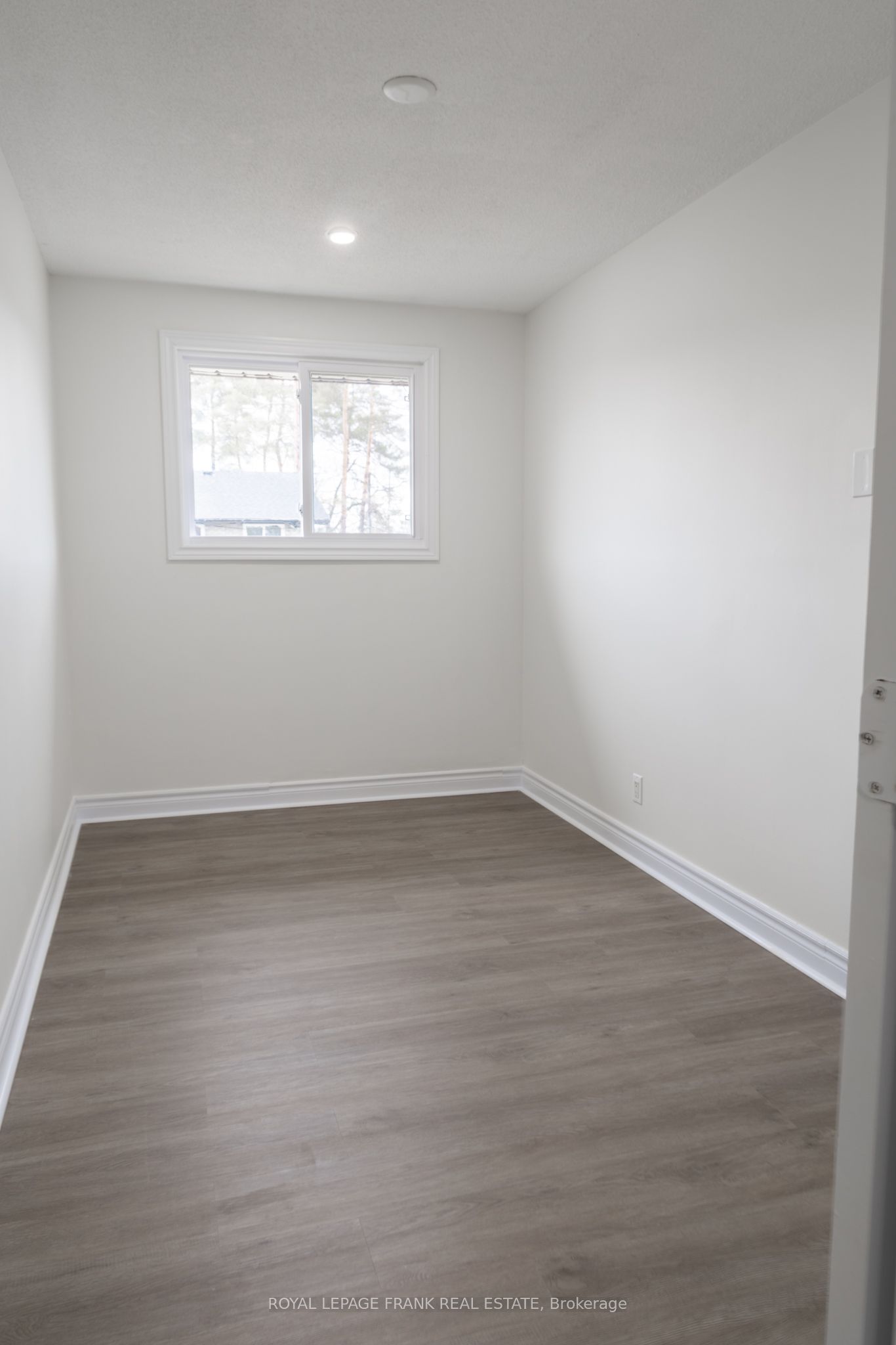 Unit 1 - 88 Mary Street W, Kawartha Lakes 3