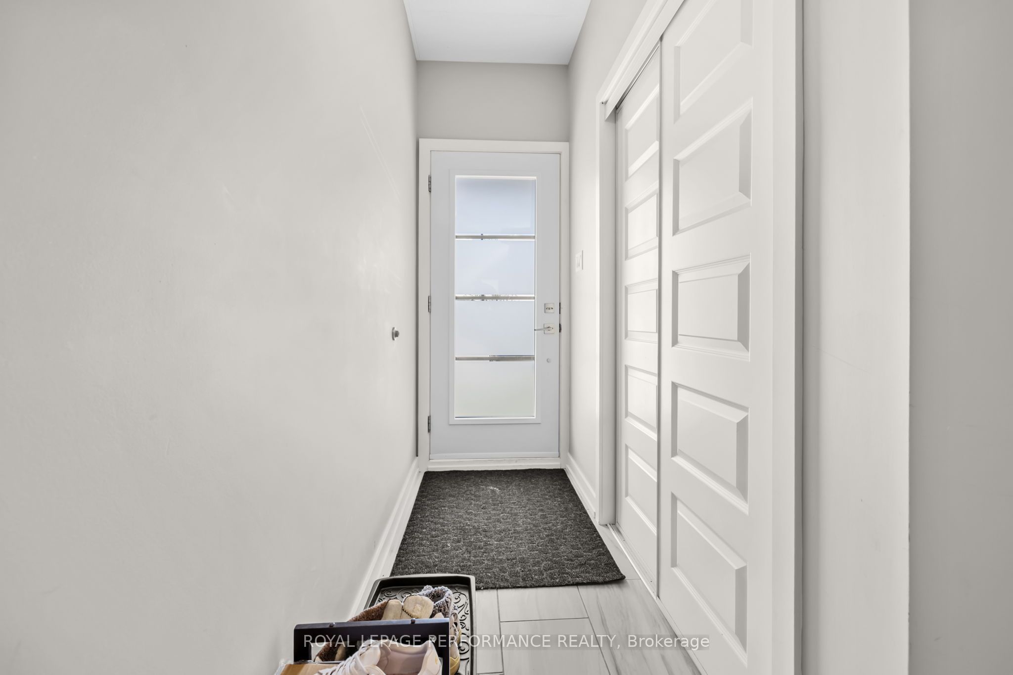 Unit 405 - 99 St Moritz Trail, Russell 3