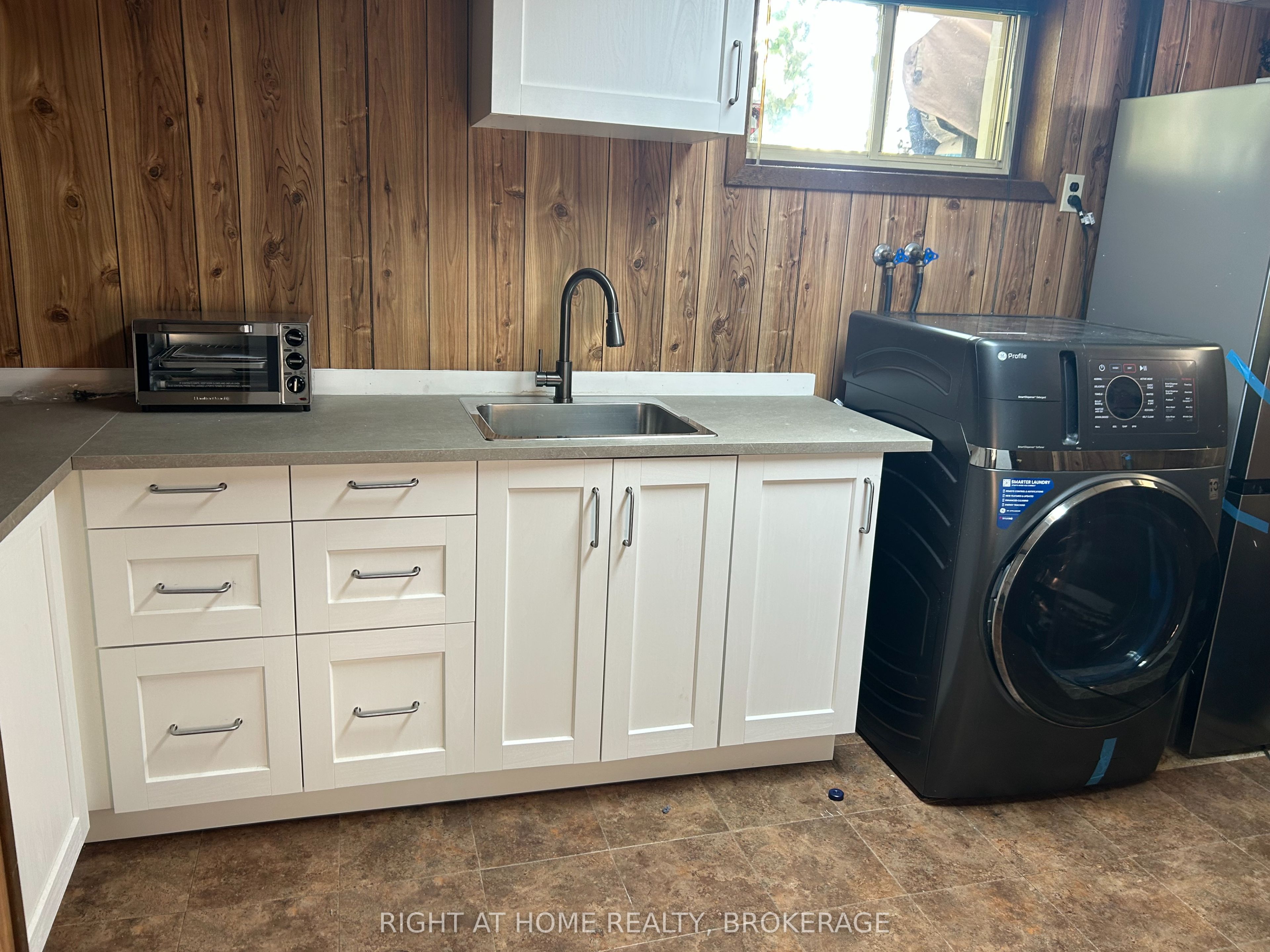 Unit Basement - 19 WHITE Street, St. Catharines 5