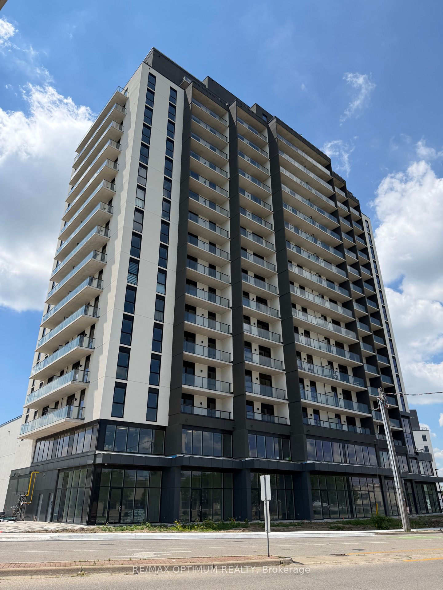 Unit 711 - 33 Erie Avenue, Brantford 1