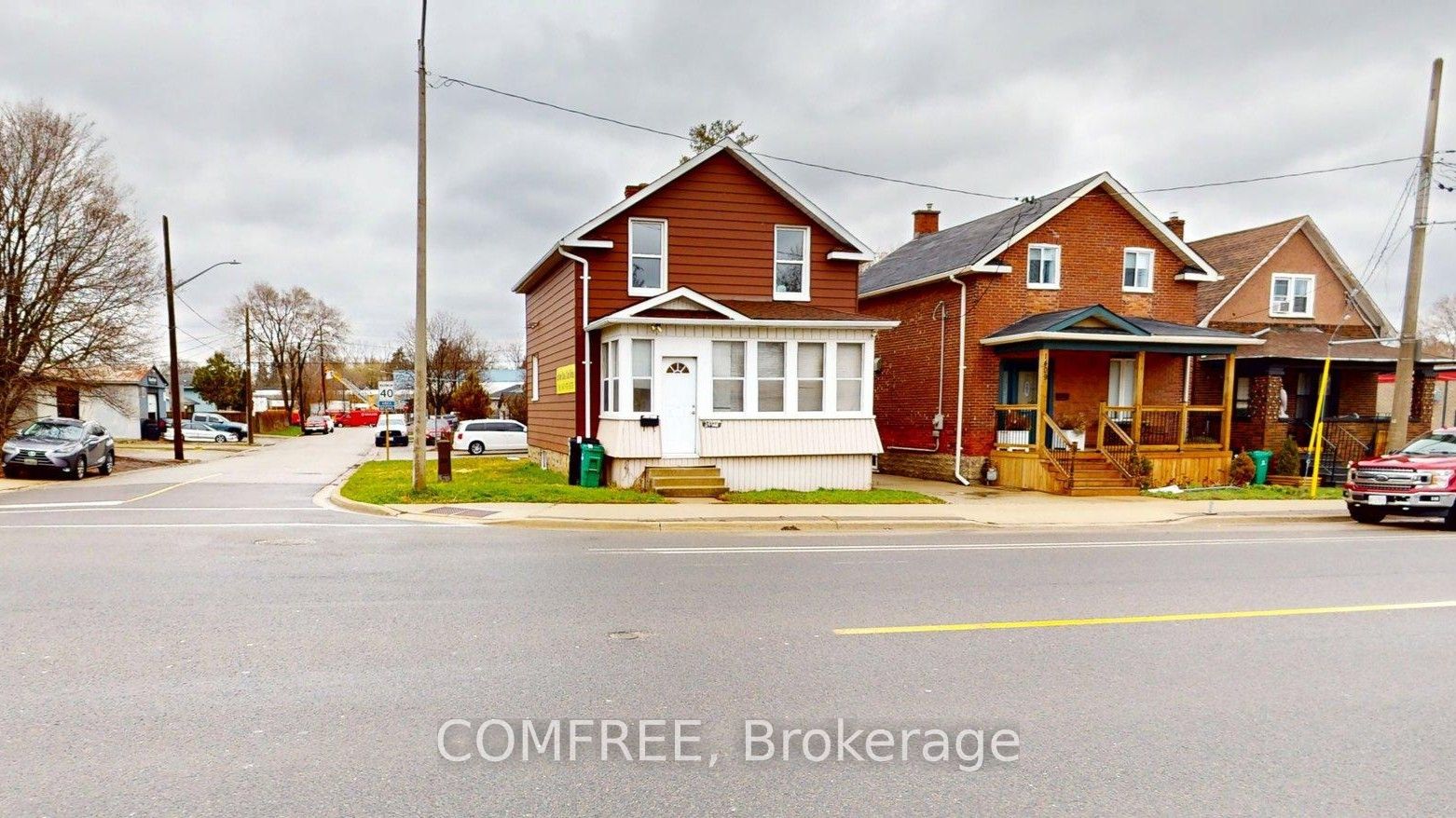 1405 King Street E, Cambridge 1