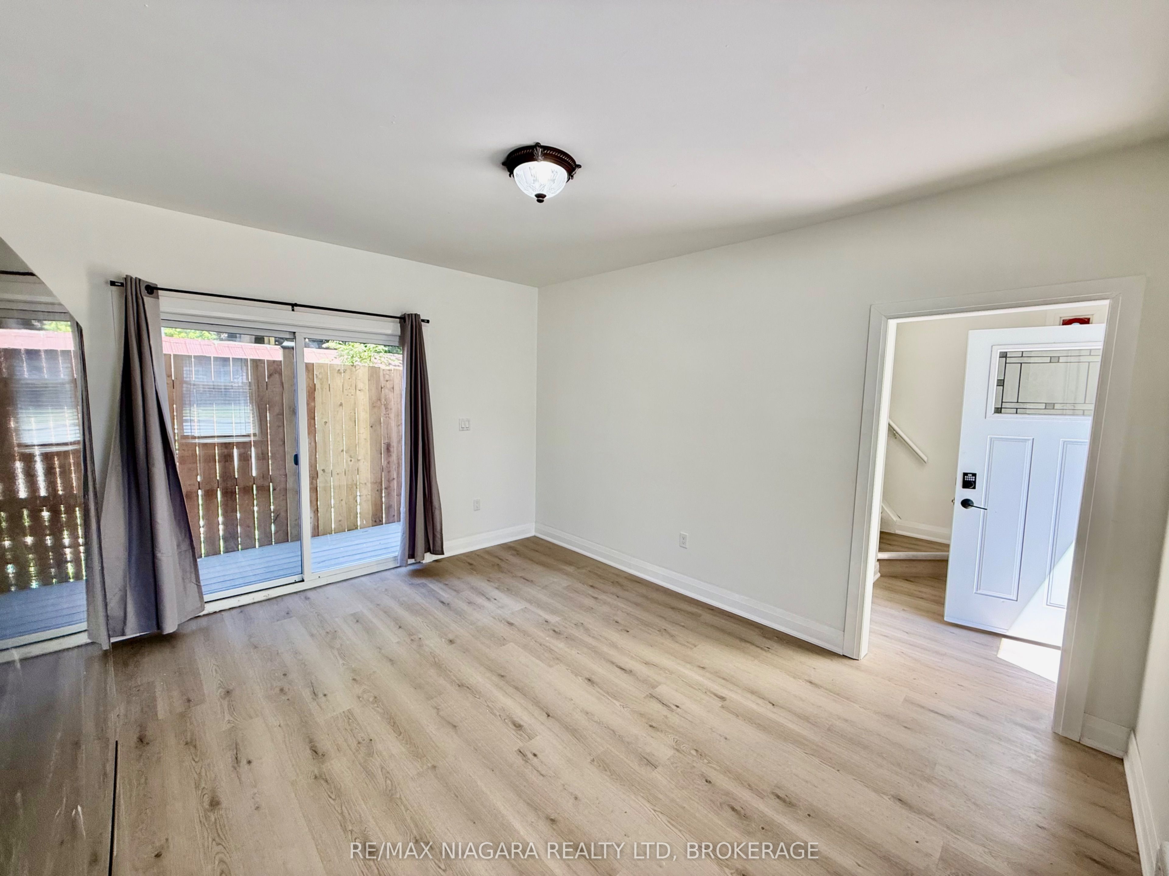 Unit Unit 2 - 4711 RIVER Road, Niagara Falls 5