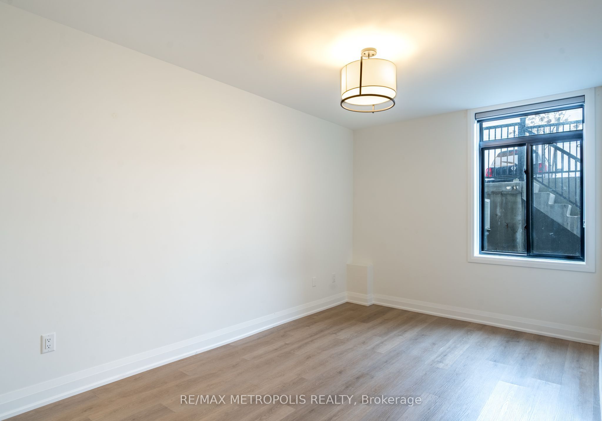Unit 121 - 3900 Savoy Street, London 5