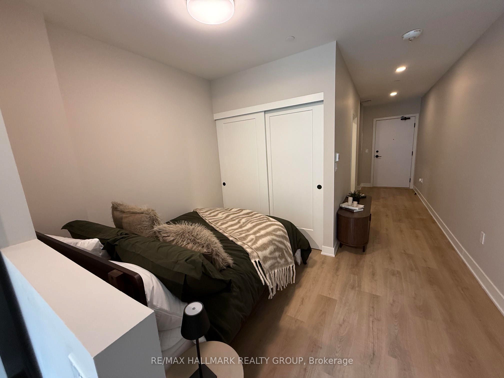 Unit 306 - 275 Carling Avenue, Ottawa 4