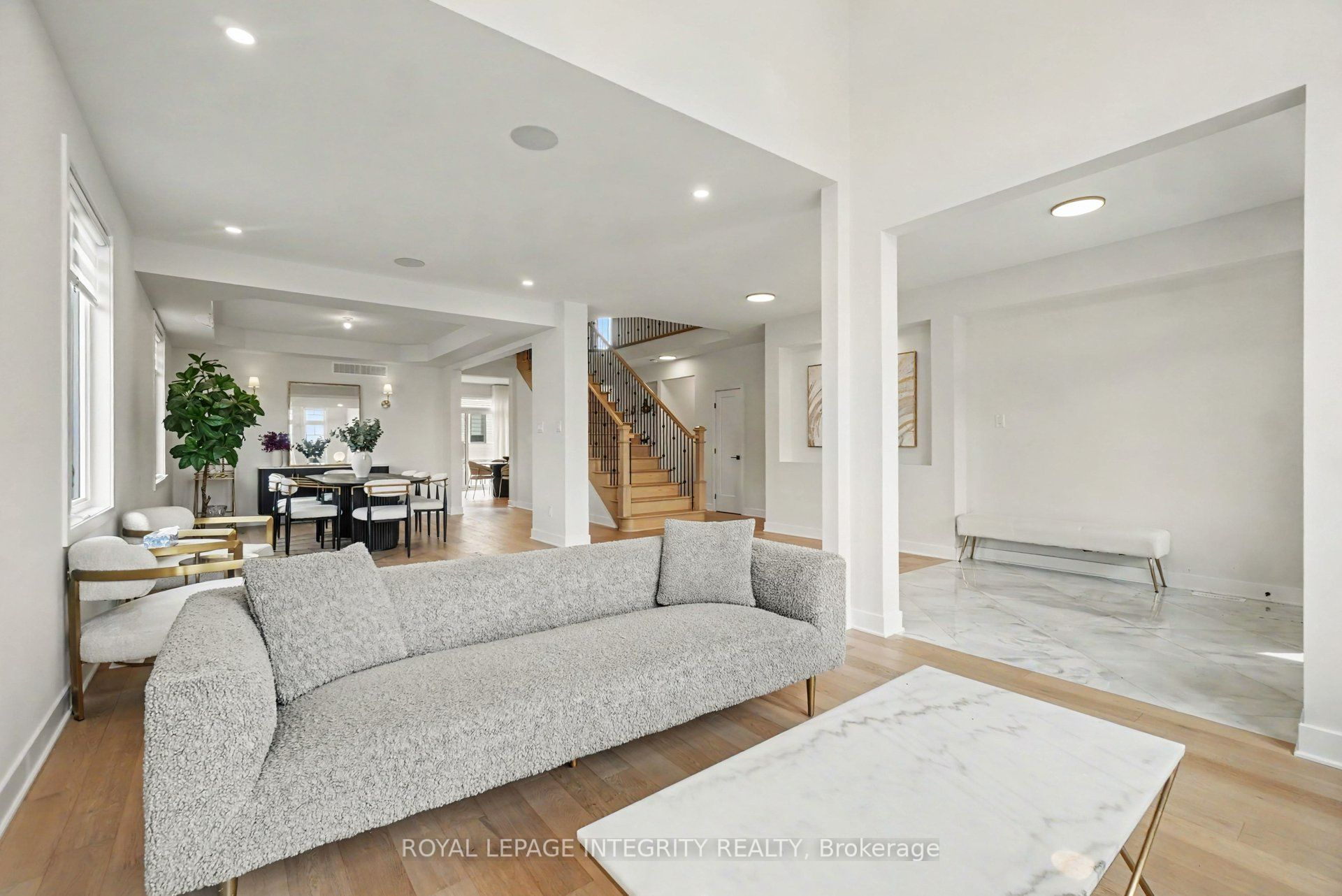 660 Miikana Road, Orleans-Gloucester 5