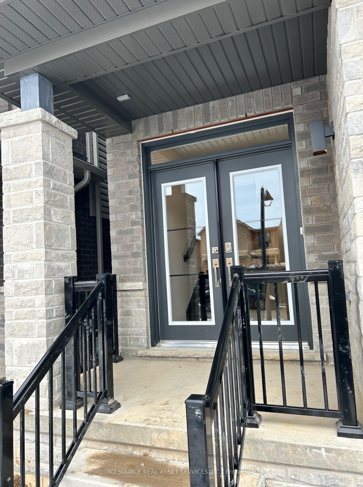 22 Holder Drive, Brantford 2