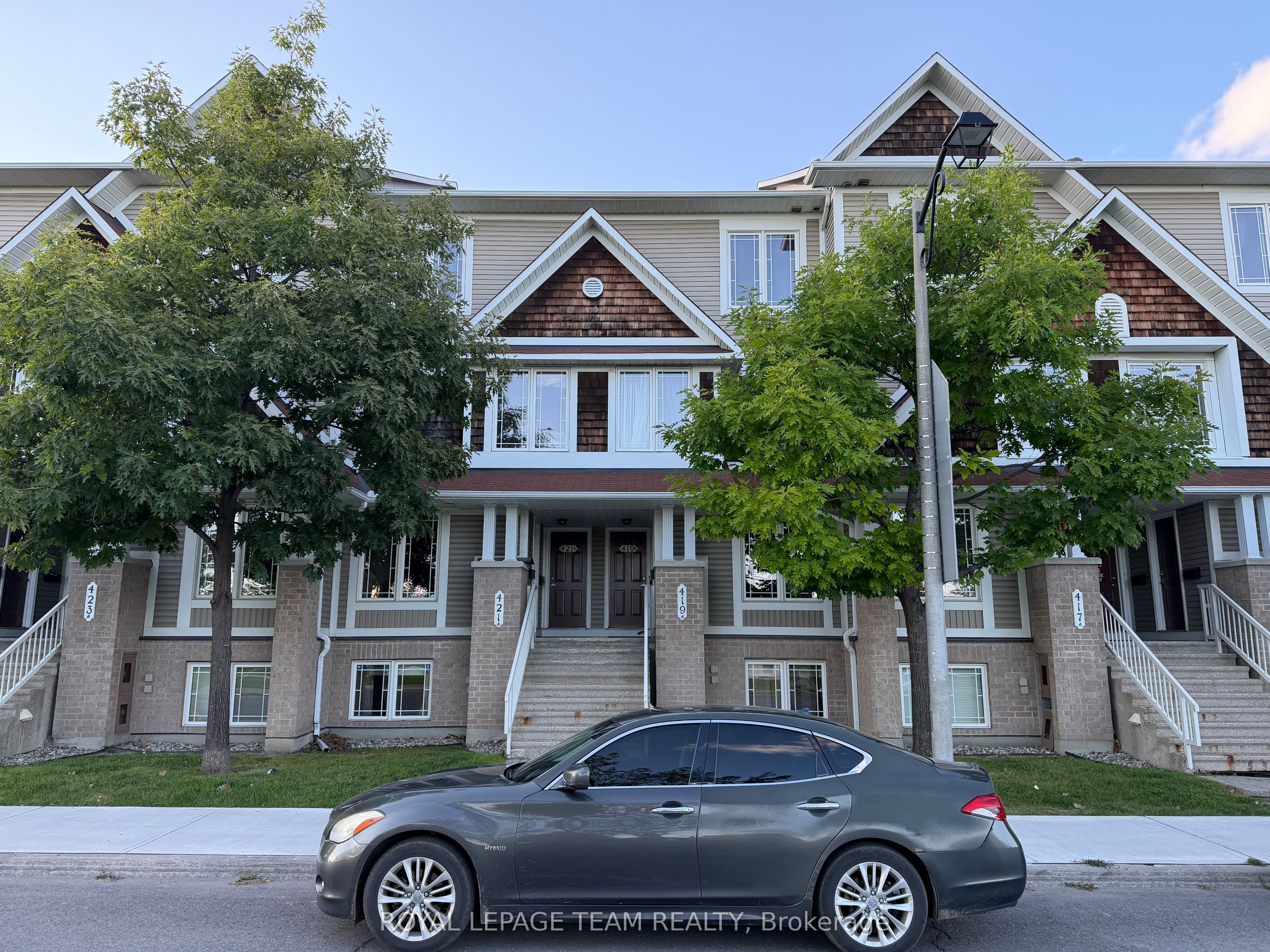 Unit A - 419 CHAPMAN MILLS Drive, Nepean 2